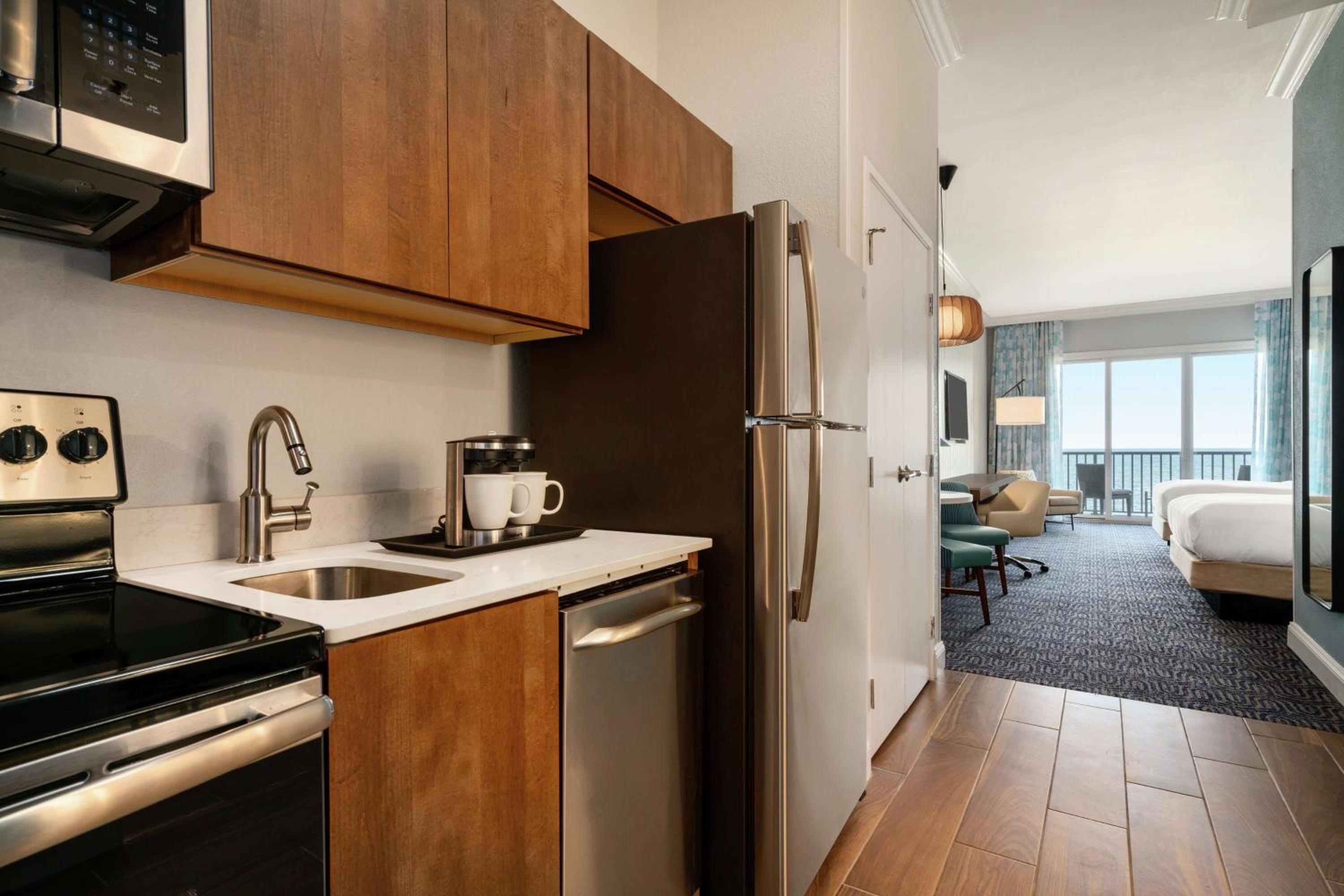 Double Queen with Kitchen, Balcony, and oceanfront view - Photo 7