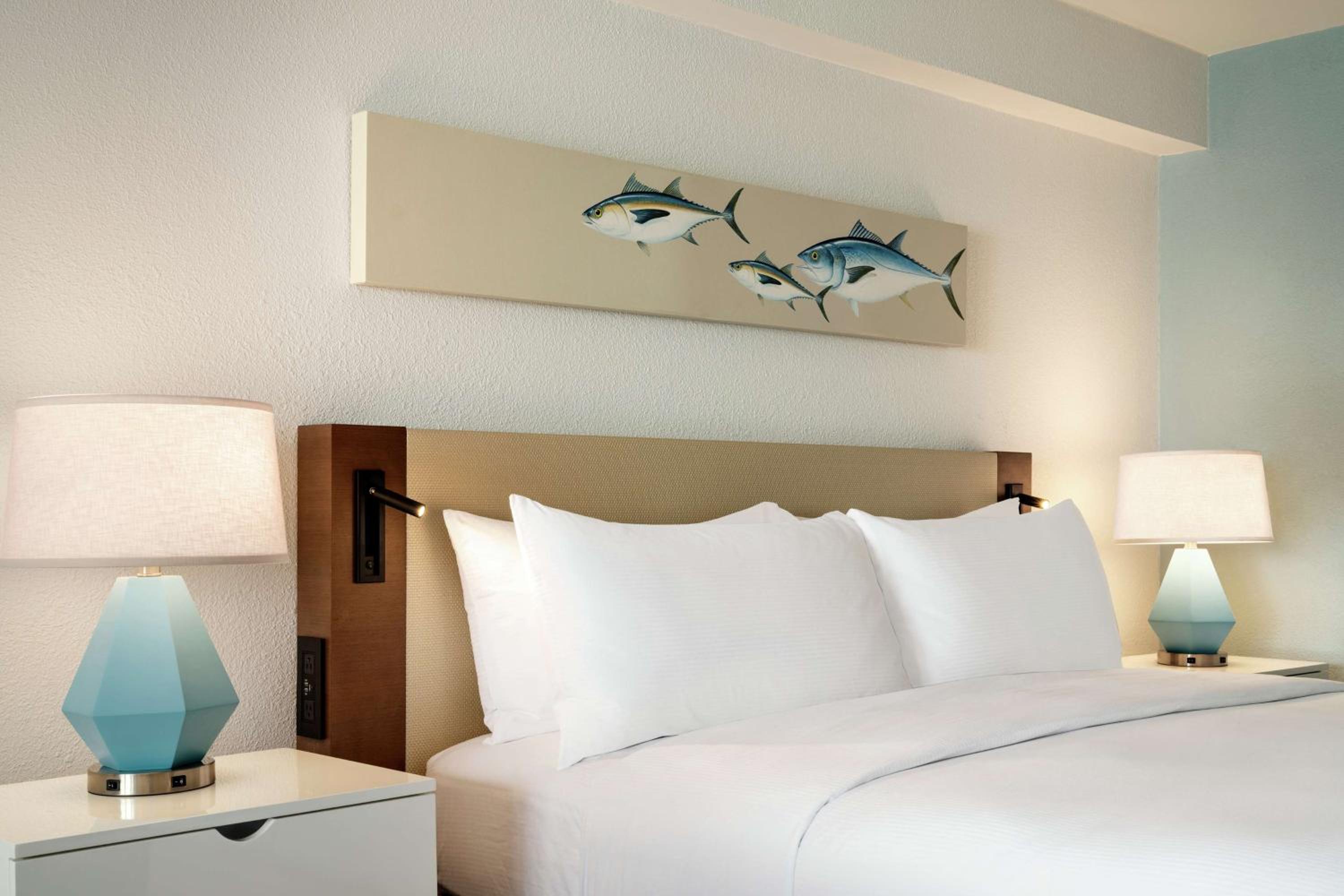 King Room with Kitchen, Balcony and Oceanfront View - Photo 3