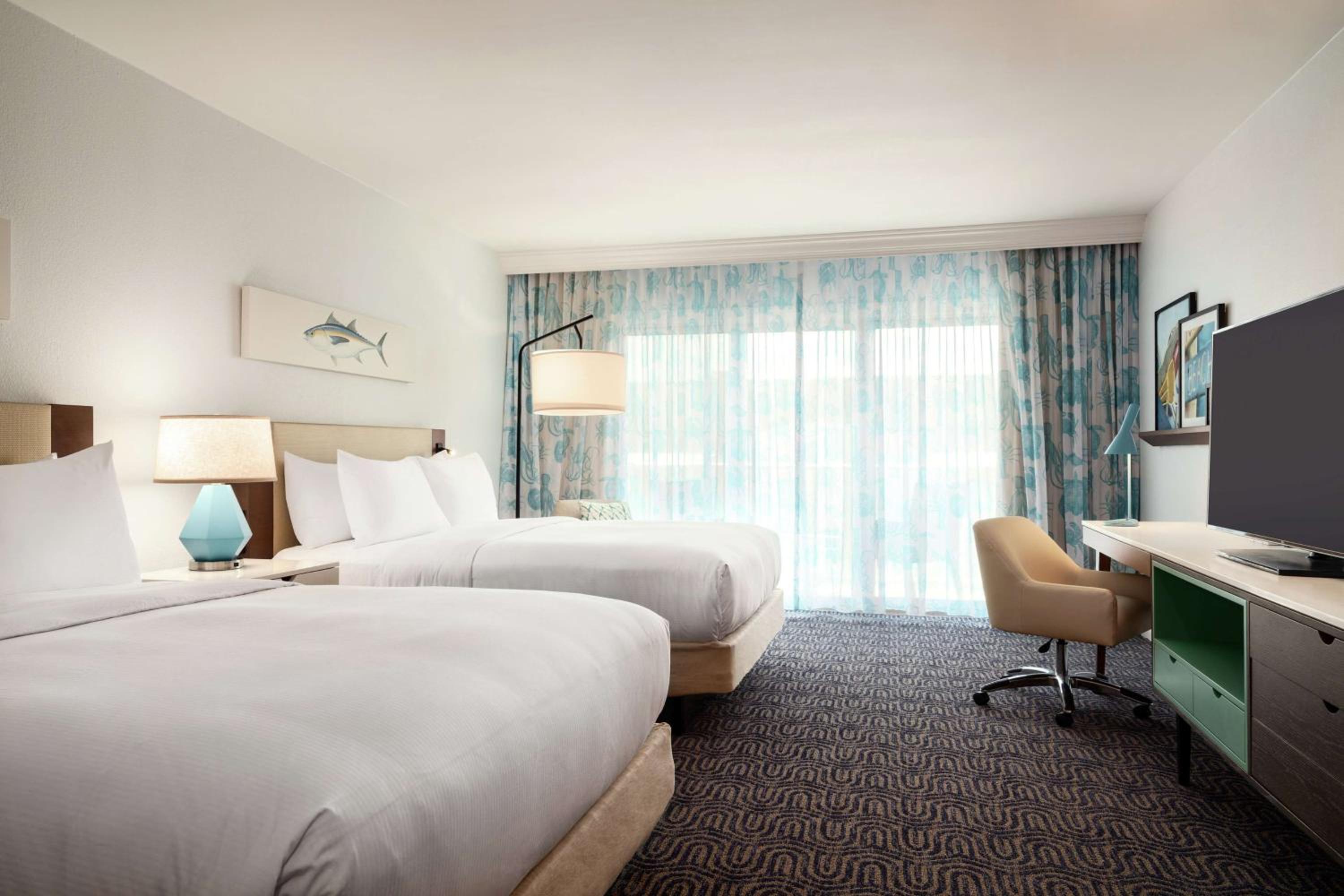 Queen Room with Two Queen Beds and Kitchen - Partial Ocean View - Photo 3