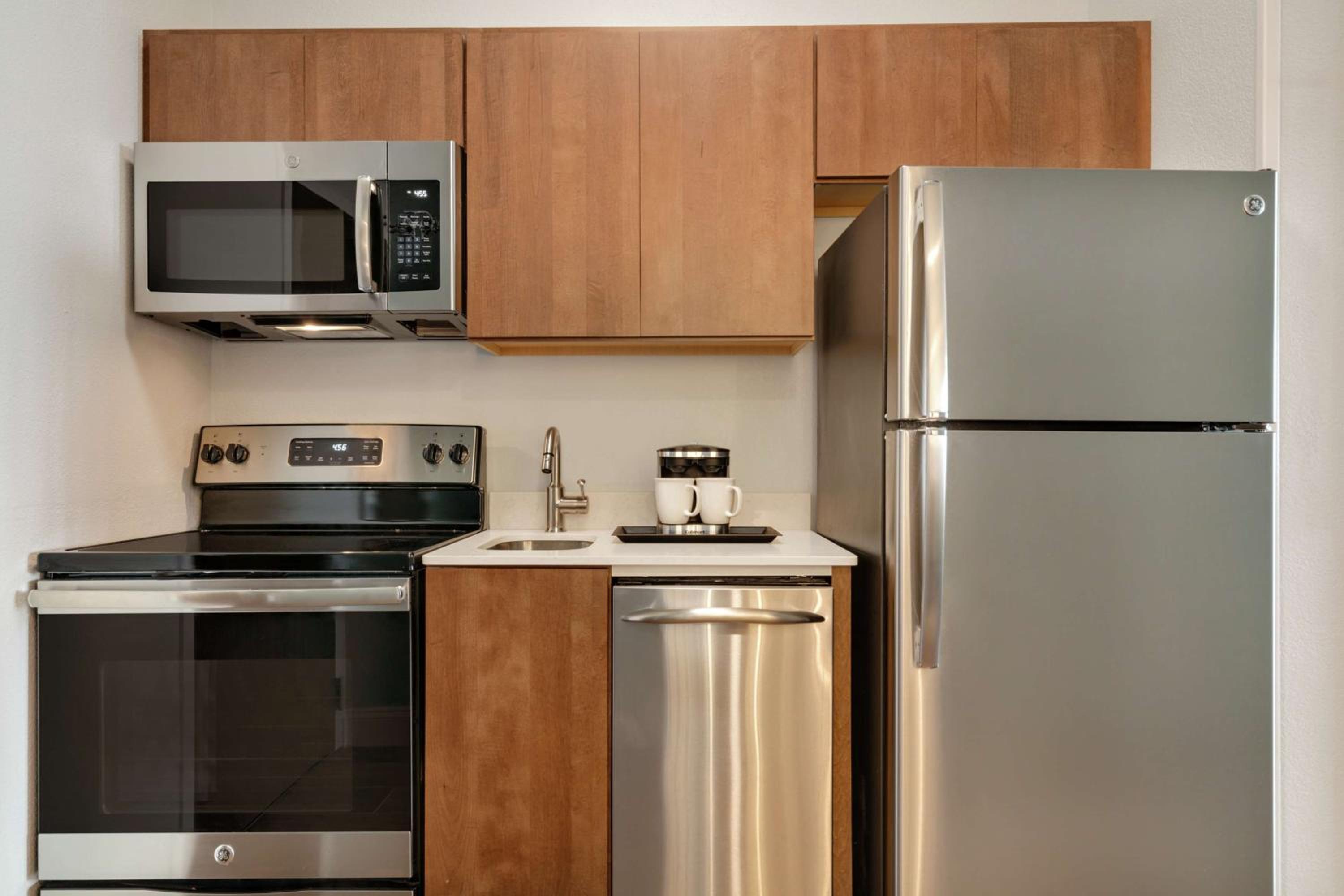 Double Queen with Kitchen, Balcony, and oceanfront view - Photo 5