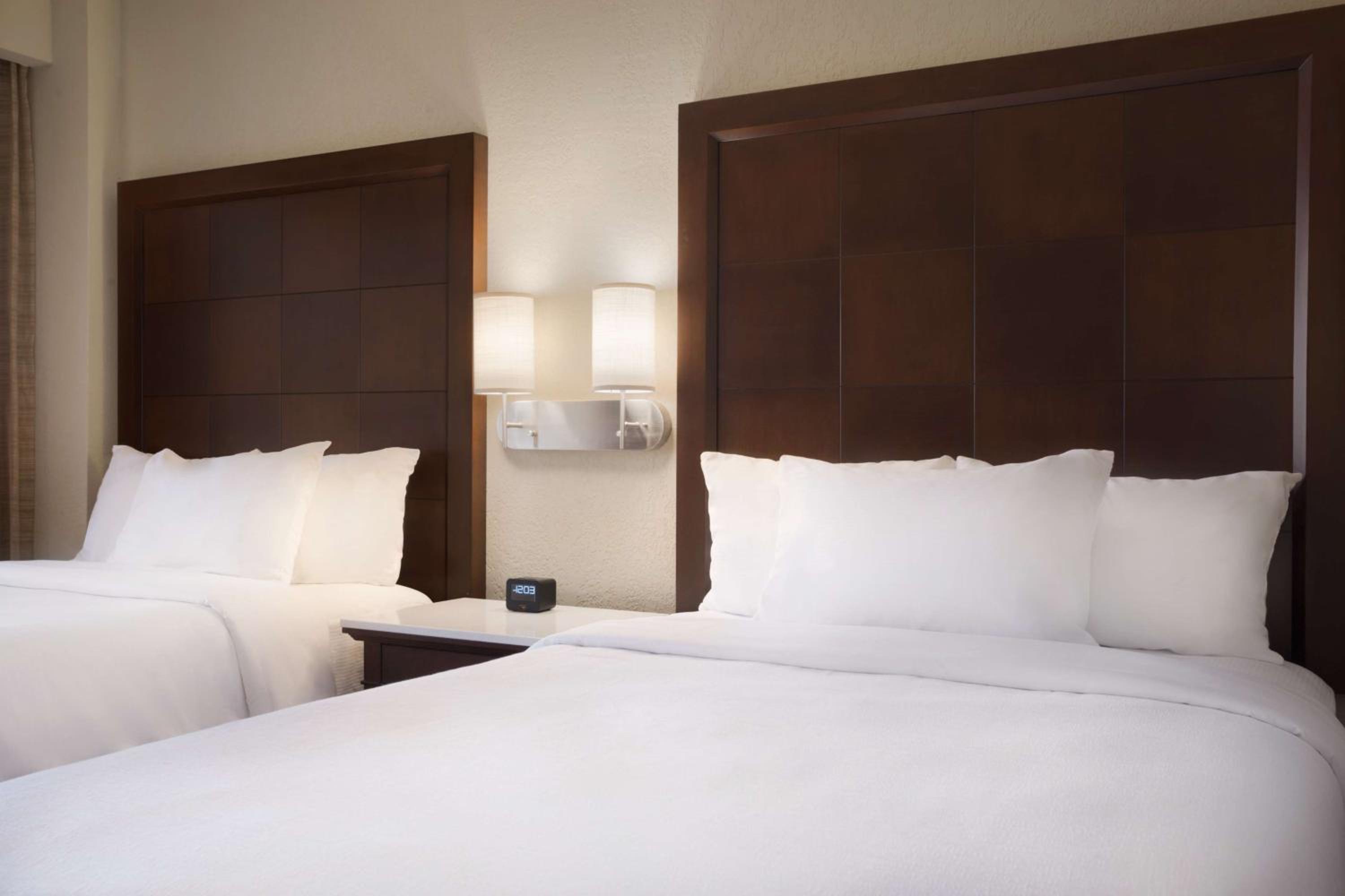 Suite with Two Double Beds - Non-Smoking - Photo 3