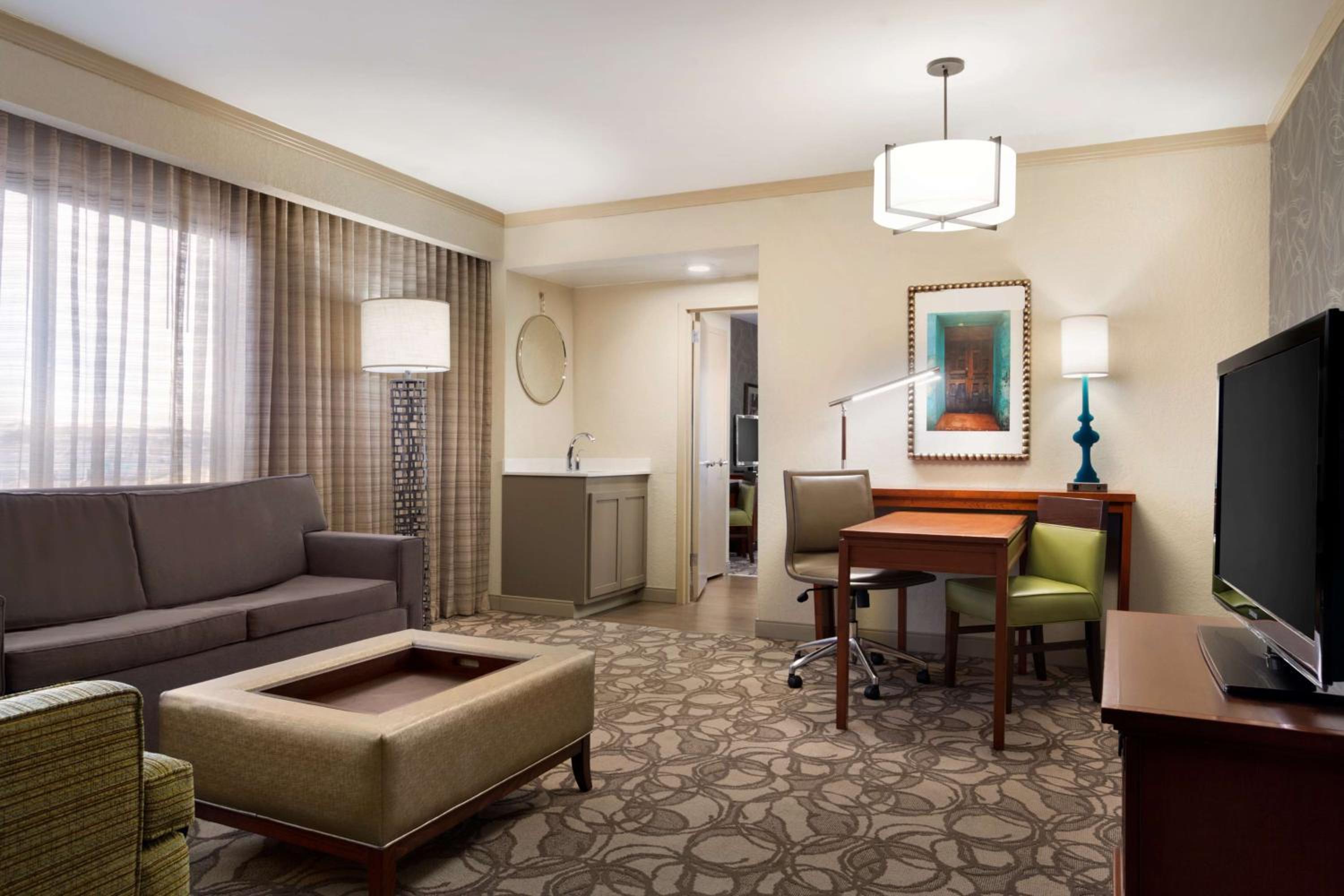 Suite with Two Double Beds - Non-Smoking - Photo 4