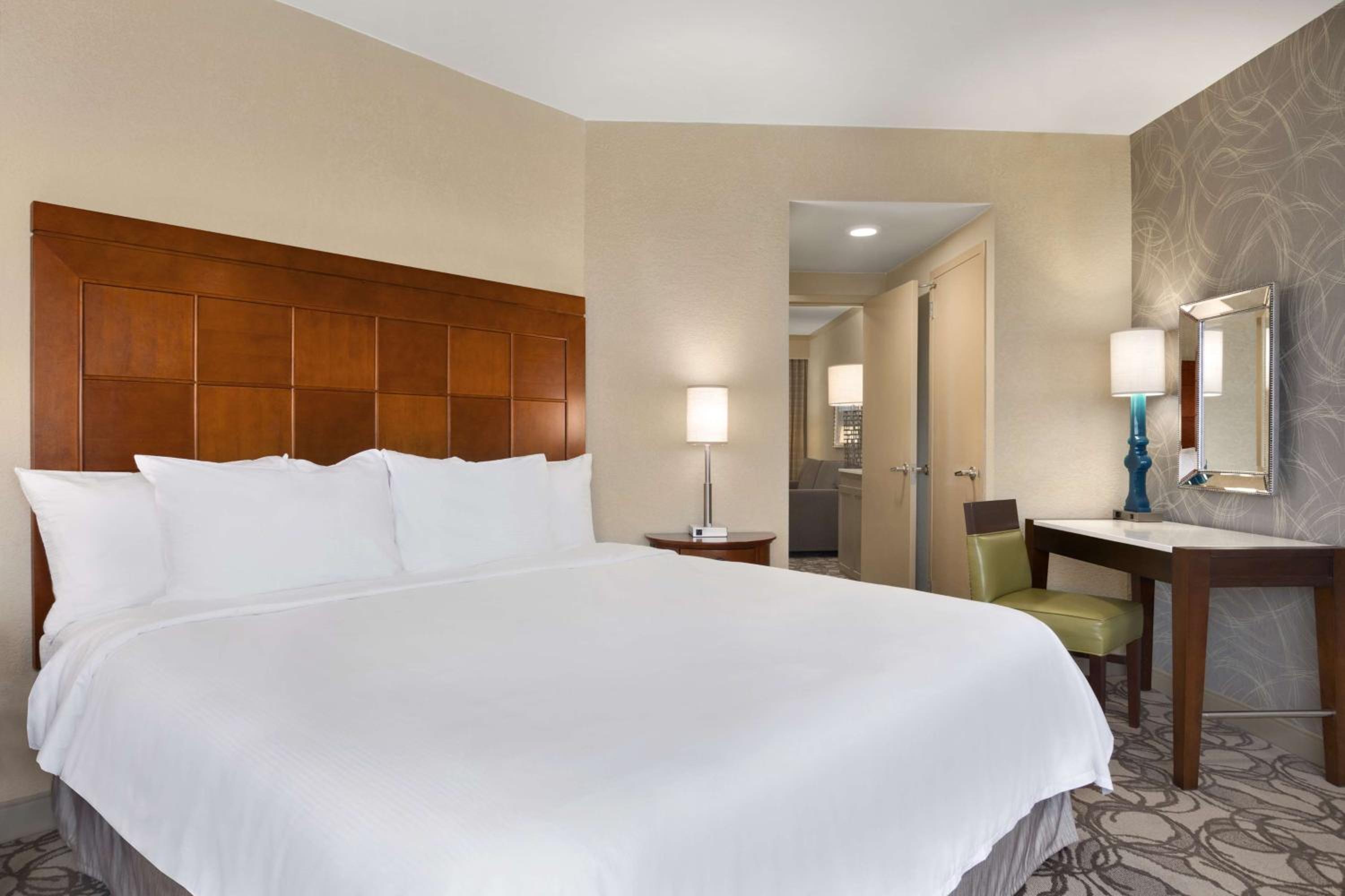 King Suite - Non-Smoking - Photo 1