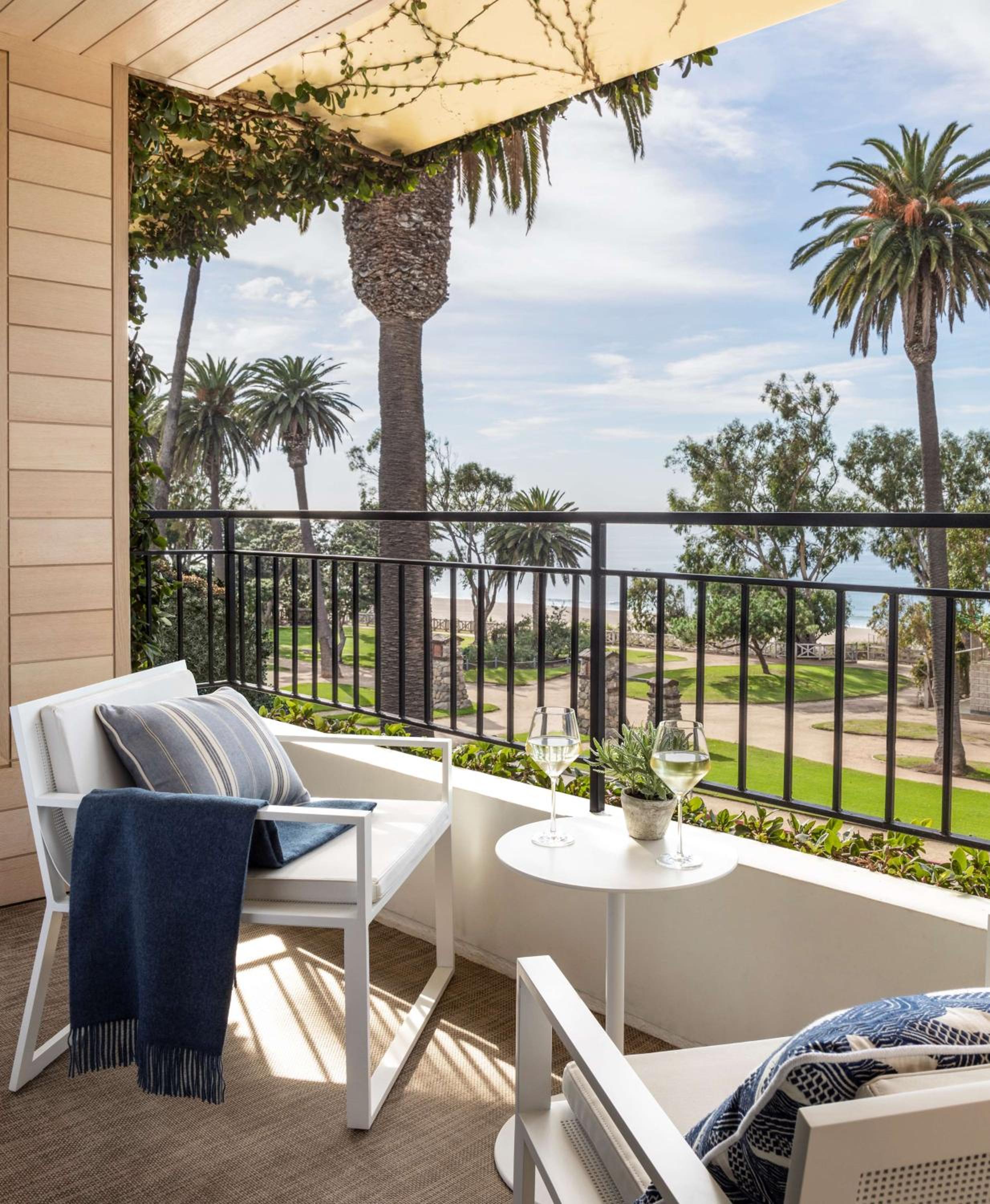 Oceanfront Signature Suite