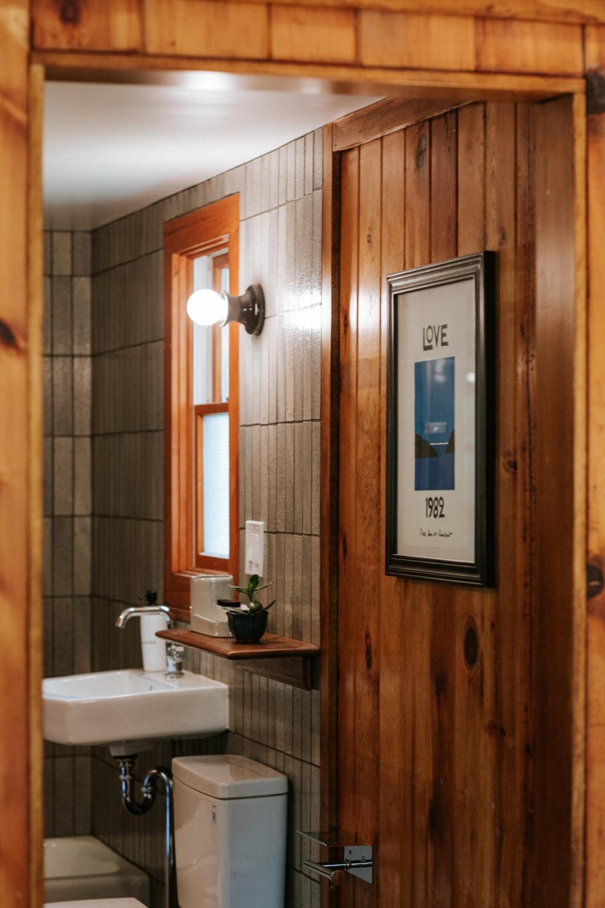 Superior Suite - Photo 9