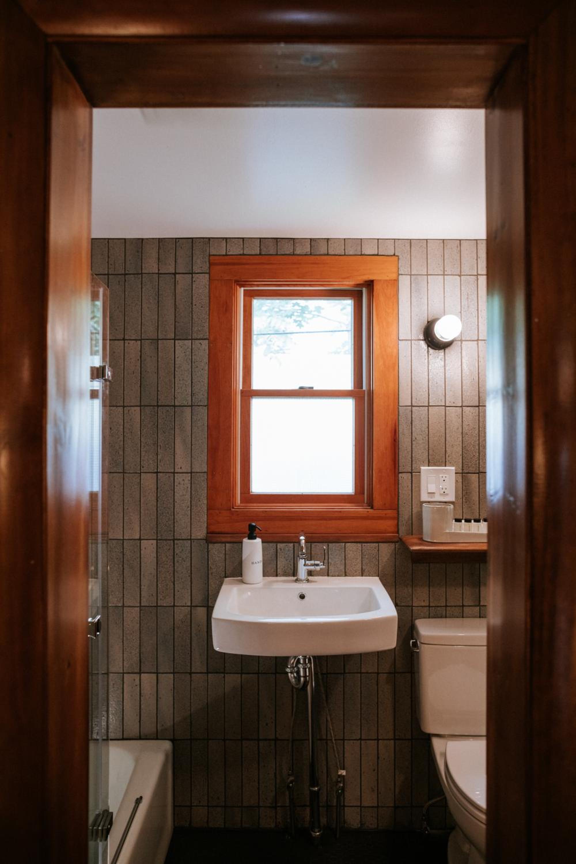 Superior Suite - Photo 5