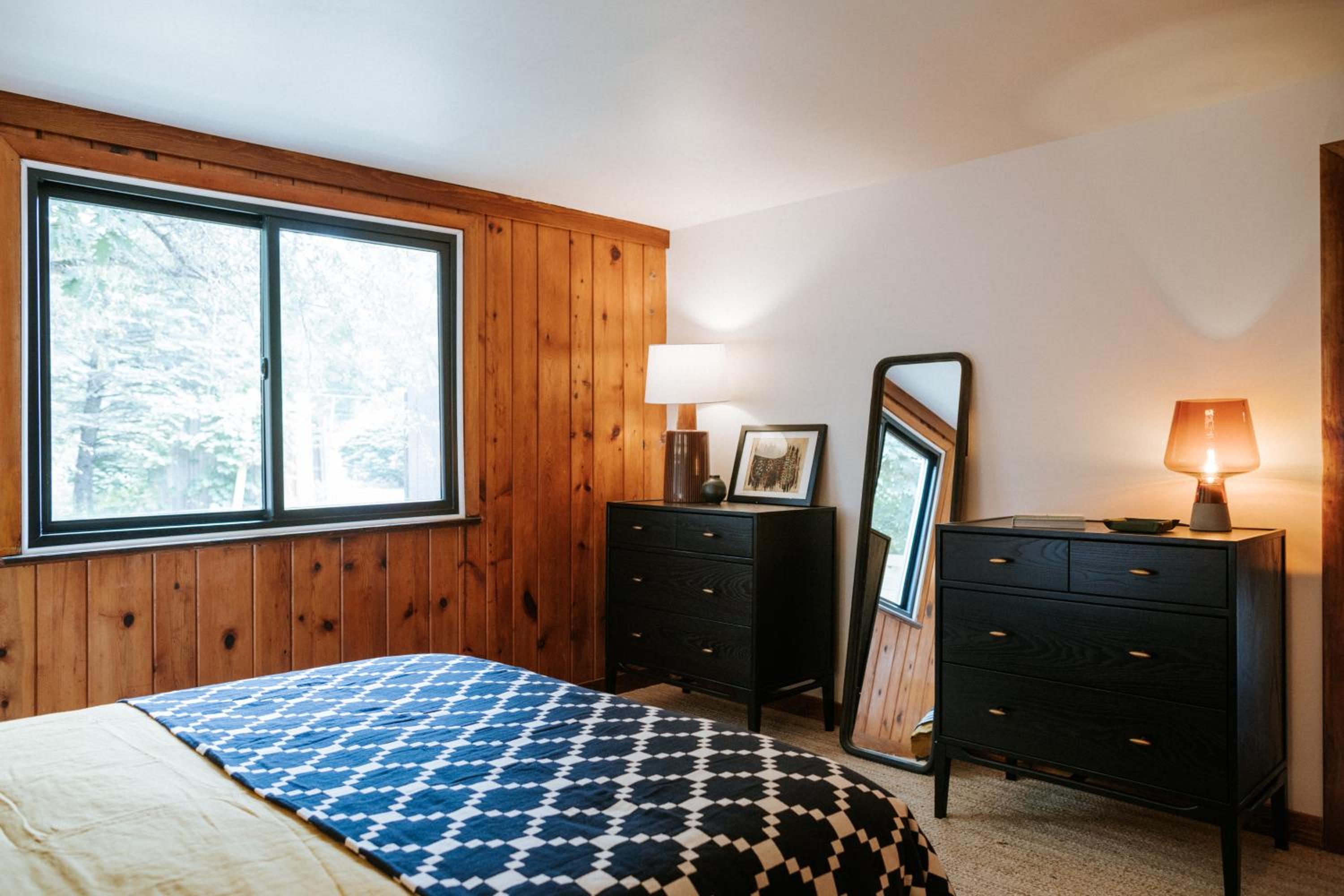 Superior Suite - Photo 11