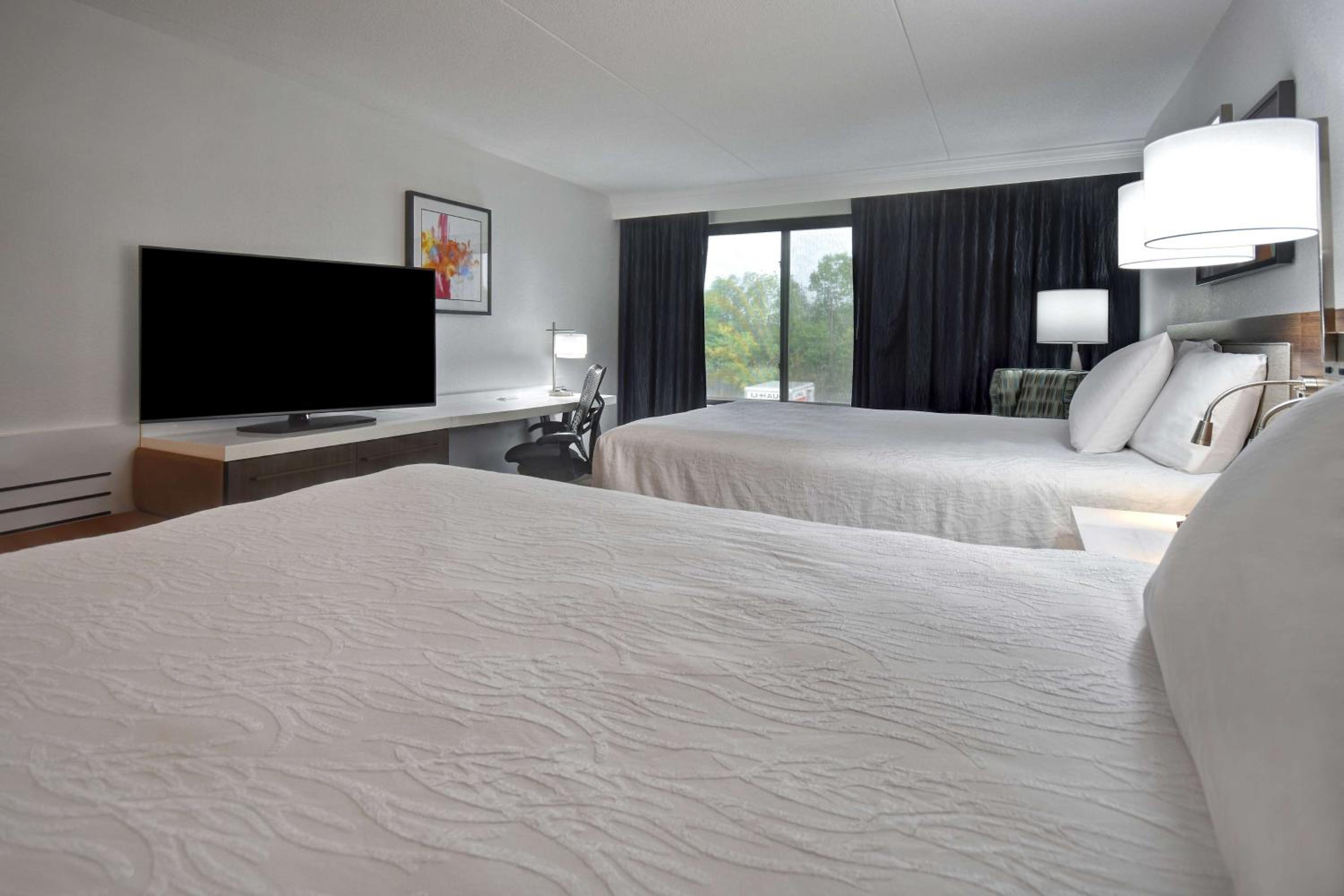 Queen Room with Two Queen Beds - Photo 9