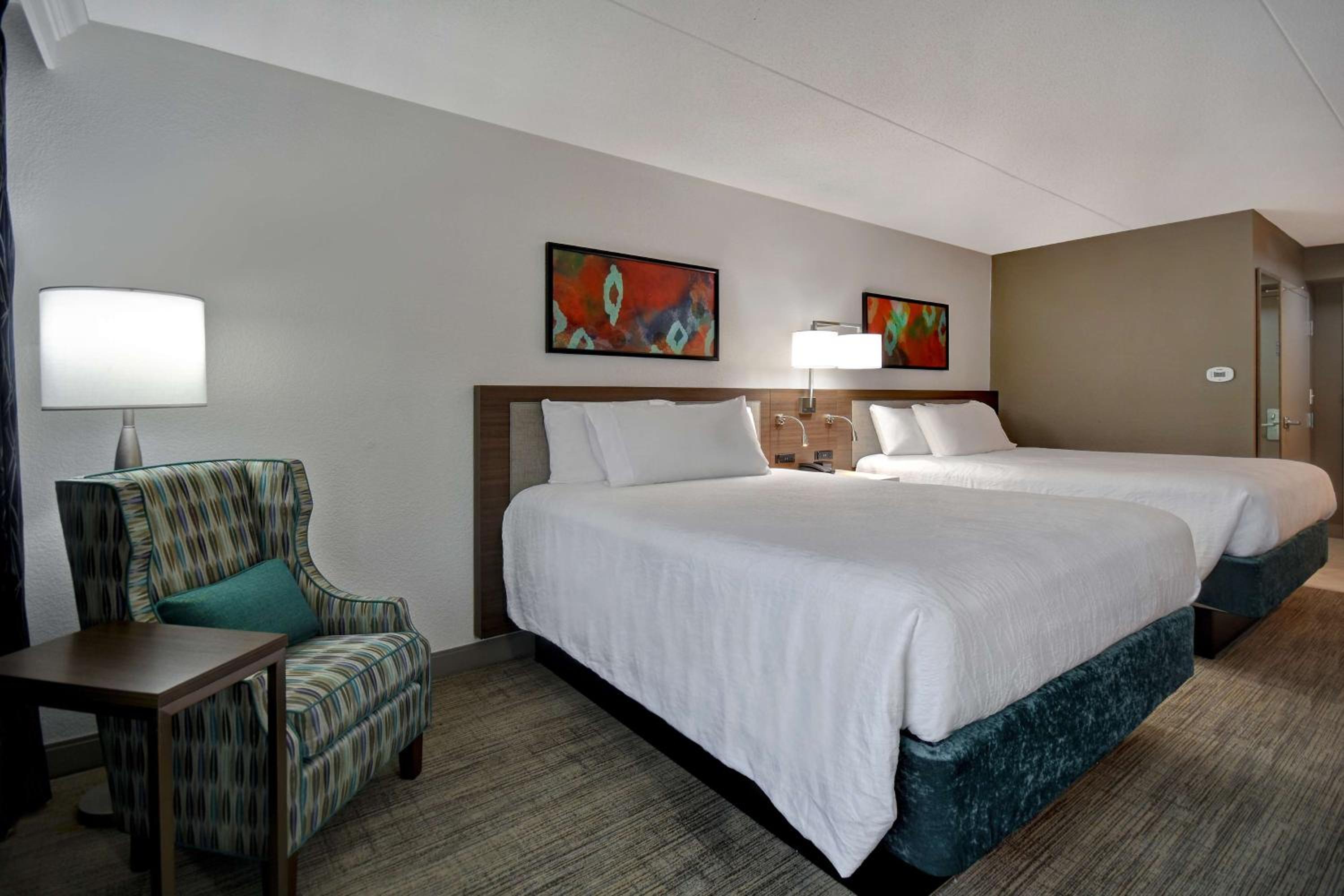 Queen Room with Two Queen Beds - Photo 10