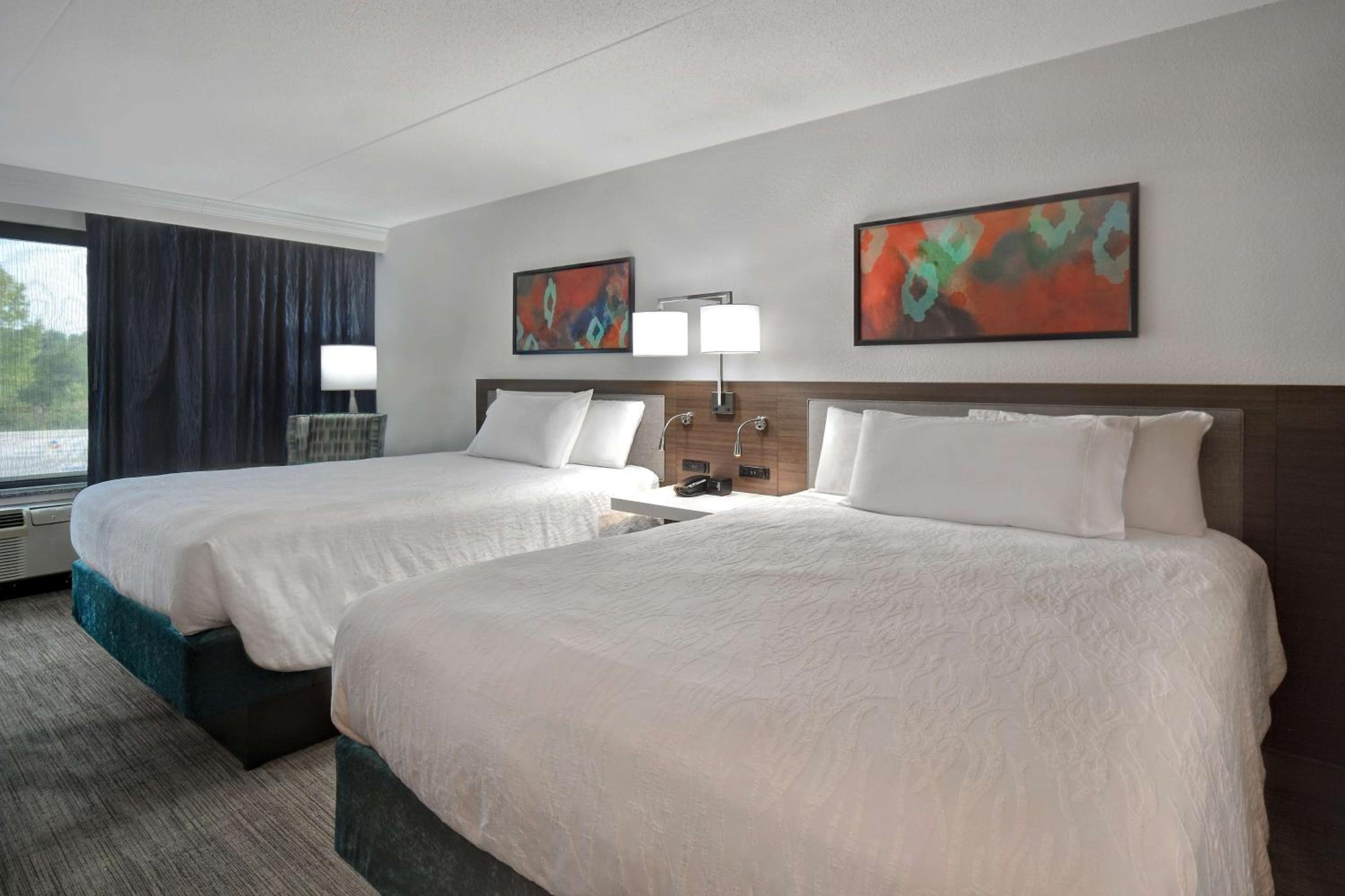 Queen Room with Two Queen Beds - Photo 11