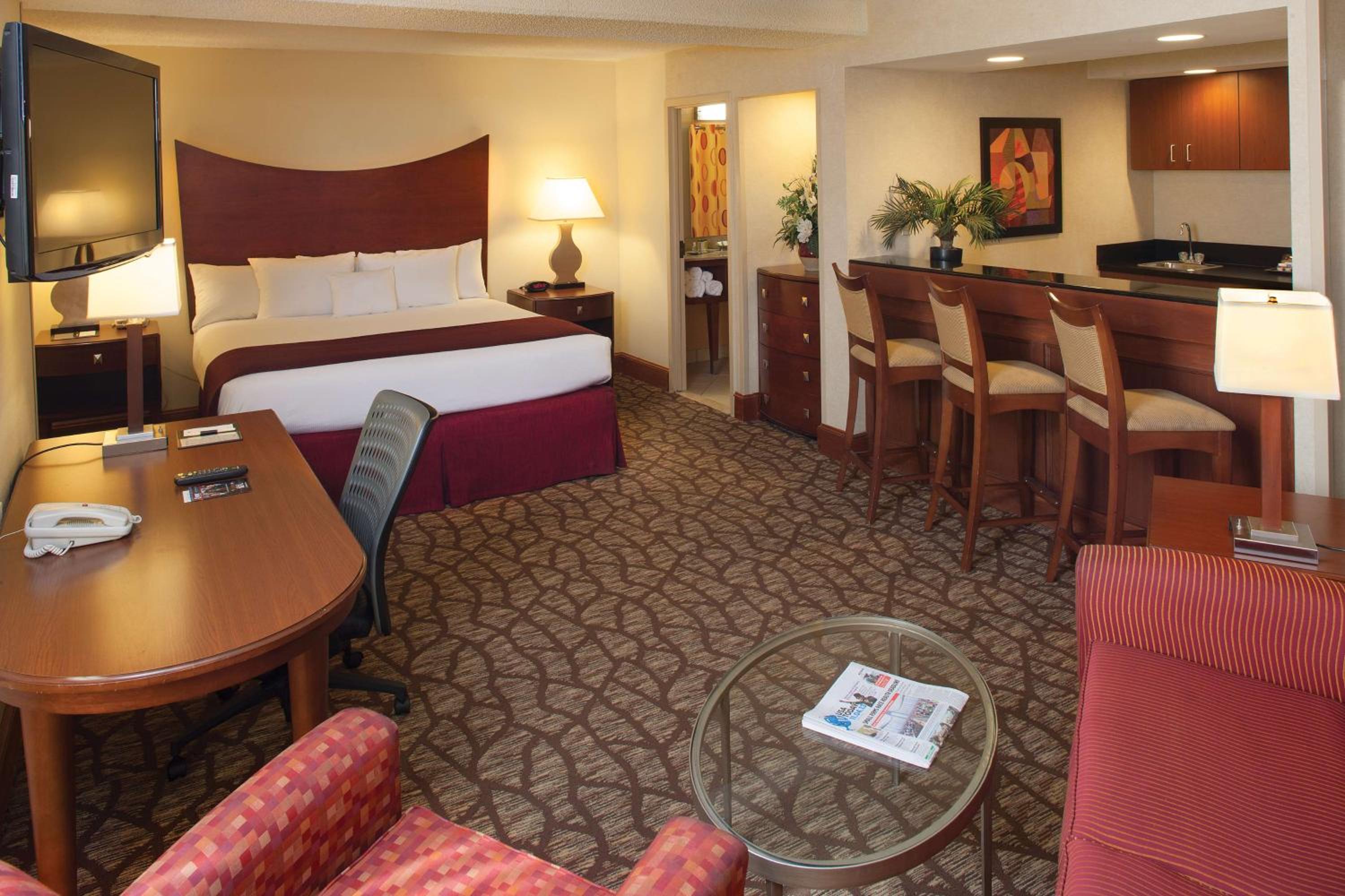 One King Jr Suite Non-Smoking - Photo 6