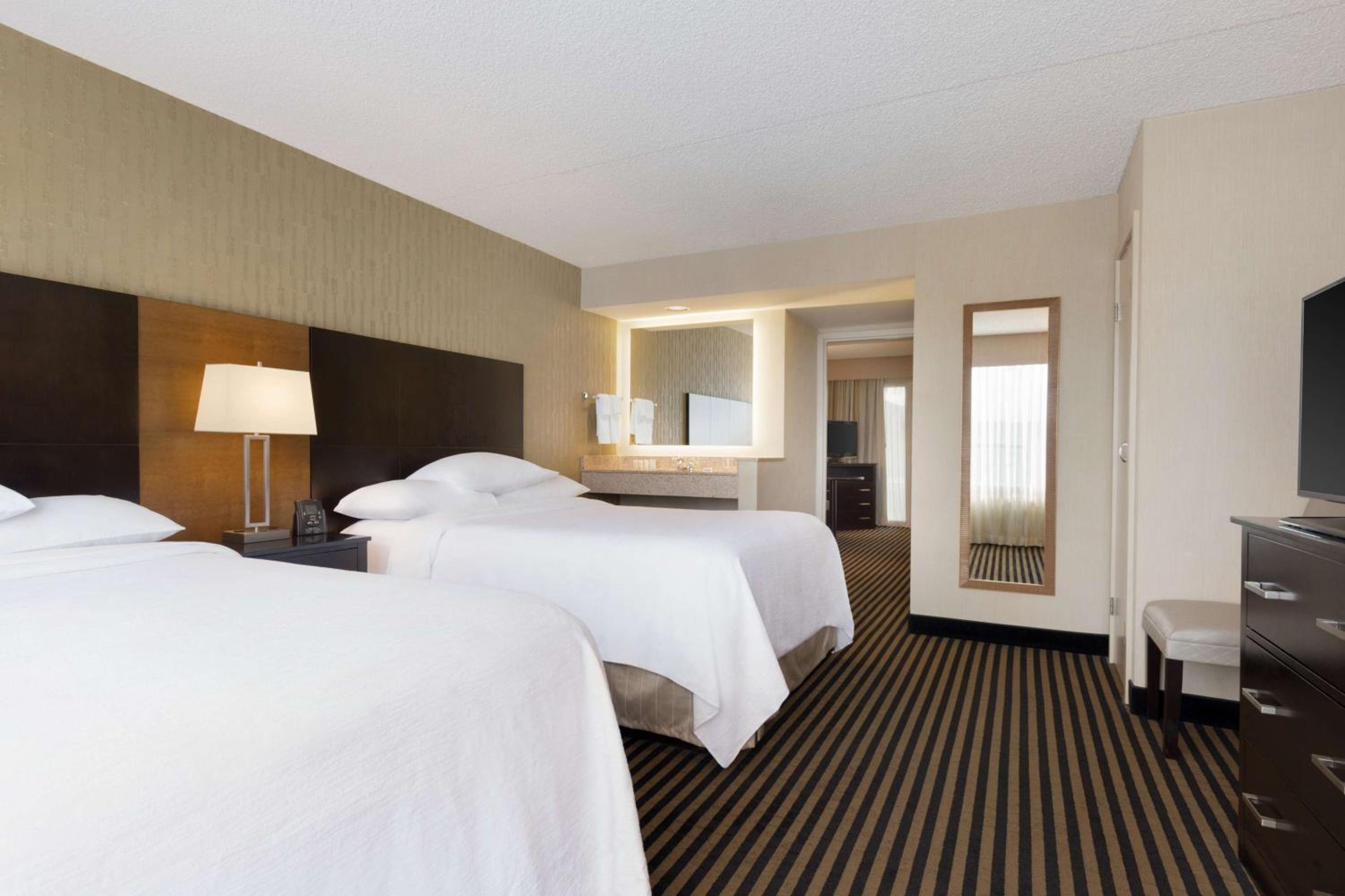 One-Bedroom Double Suite with Two Double Beds - Non-Smoking - Photo 1