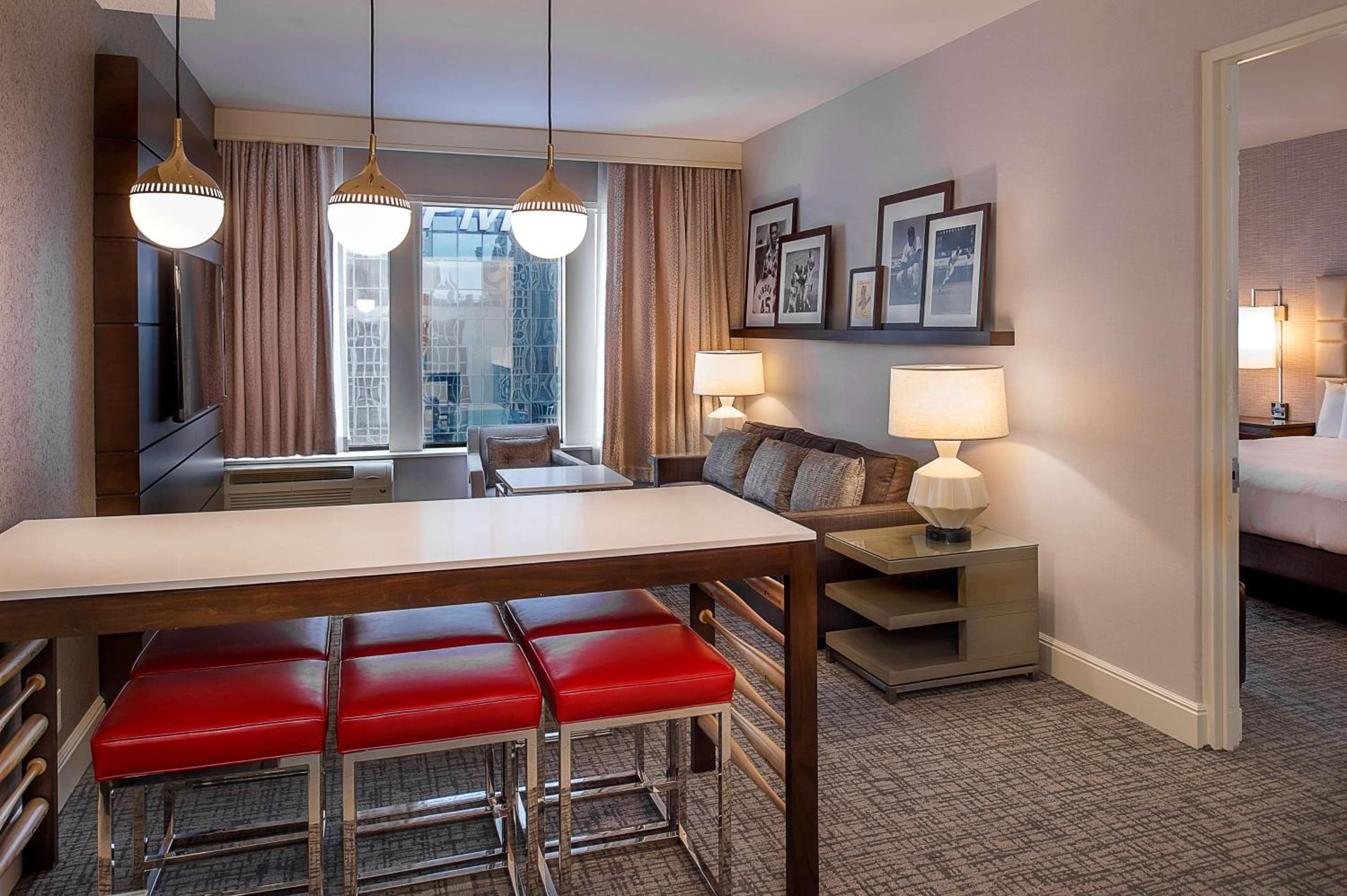 One-Bedroom King Suite