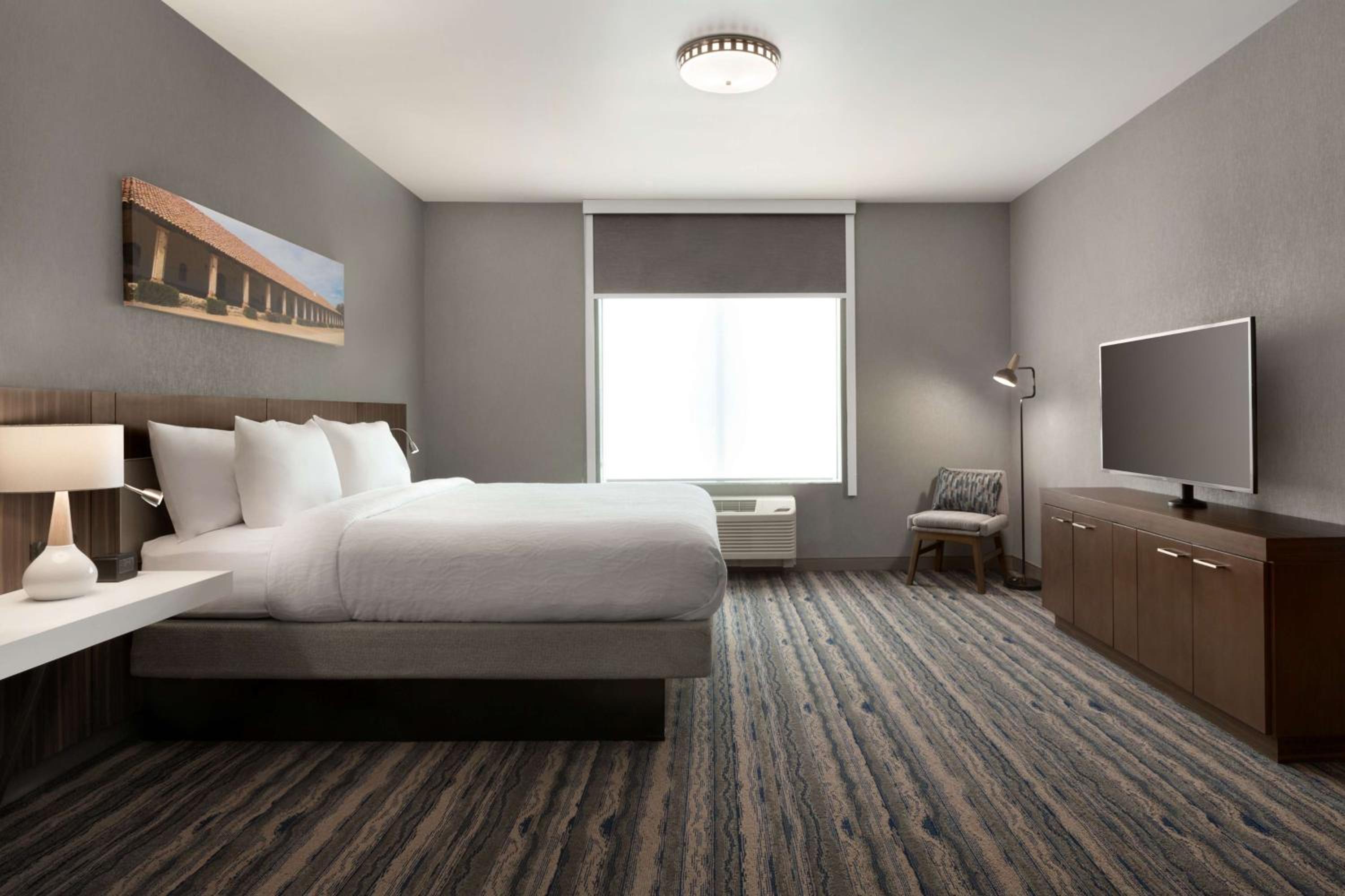 Junior King Suite with Sofa Bed