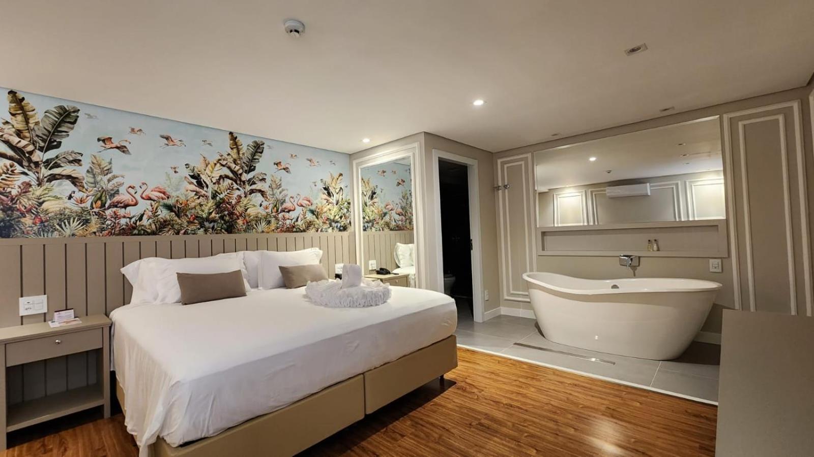 Deluxe Suite photo 1