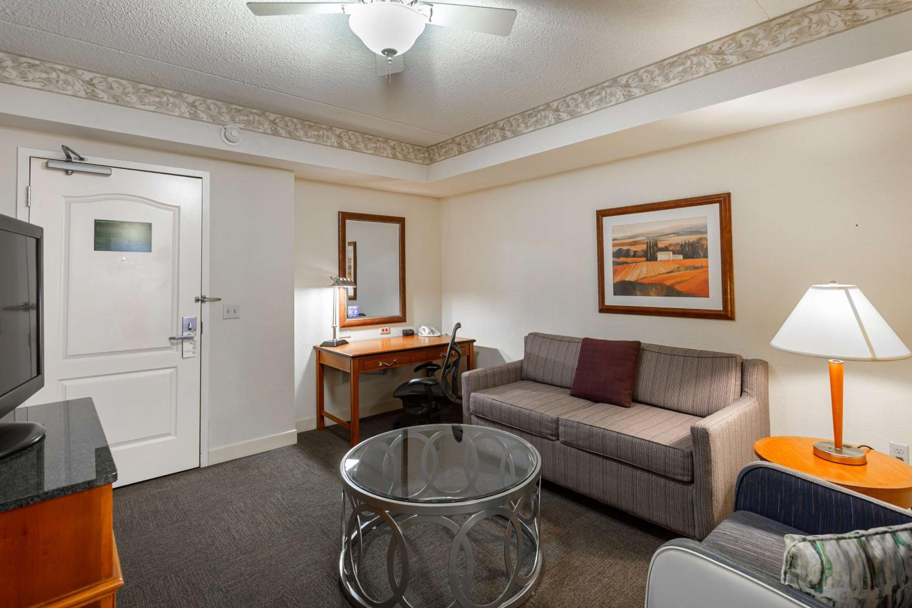 Junior Suite with Two Queen Beds - Photo 2