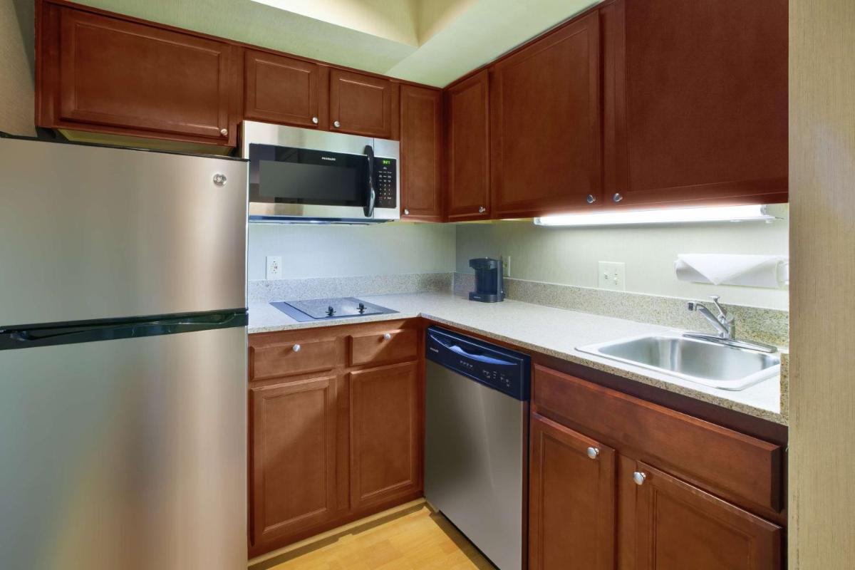 One-Bedroom King Suite photo 1