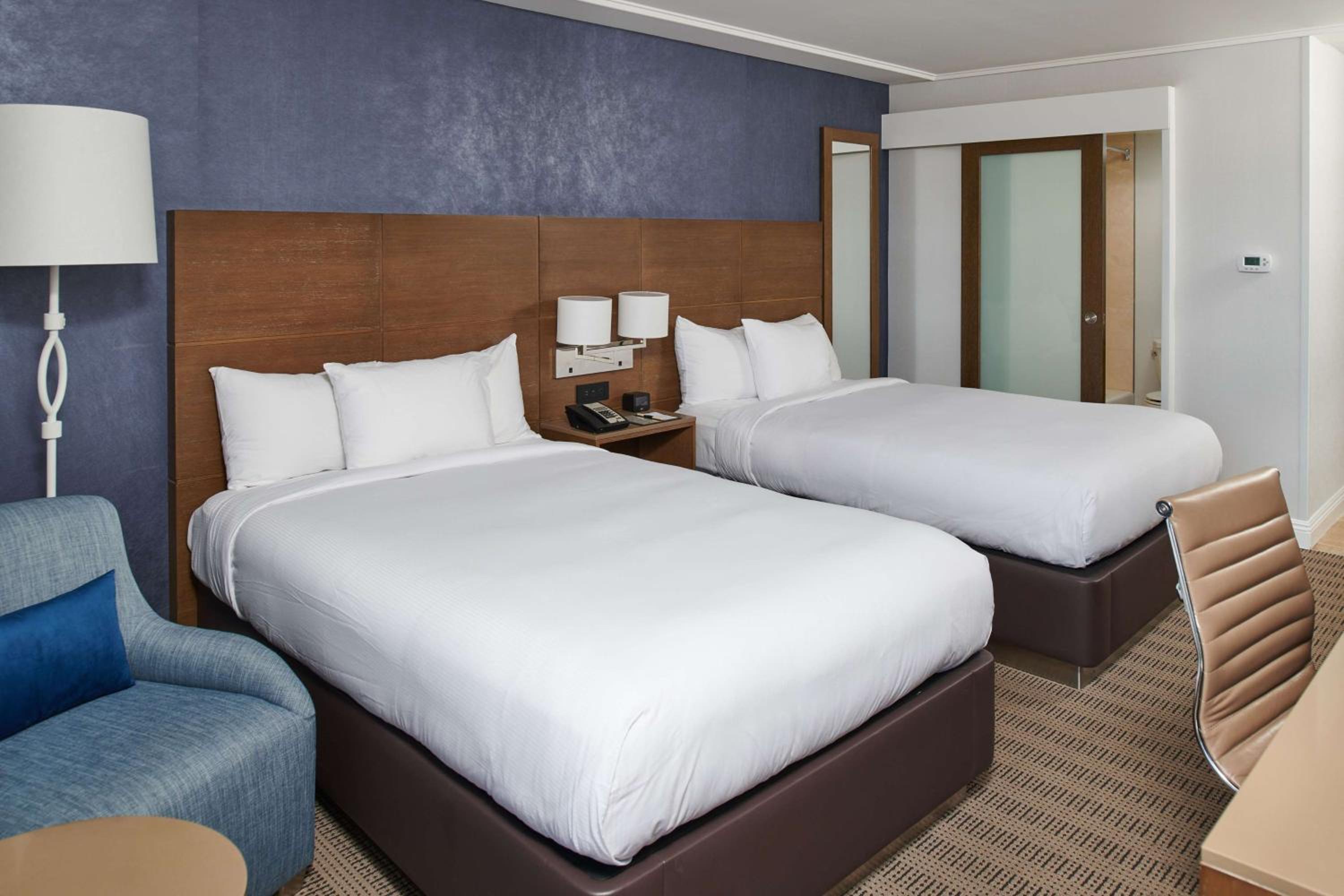 Double Room with Two Double Beds - Photo 1