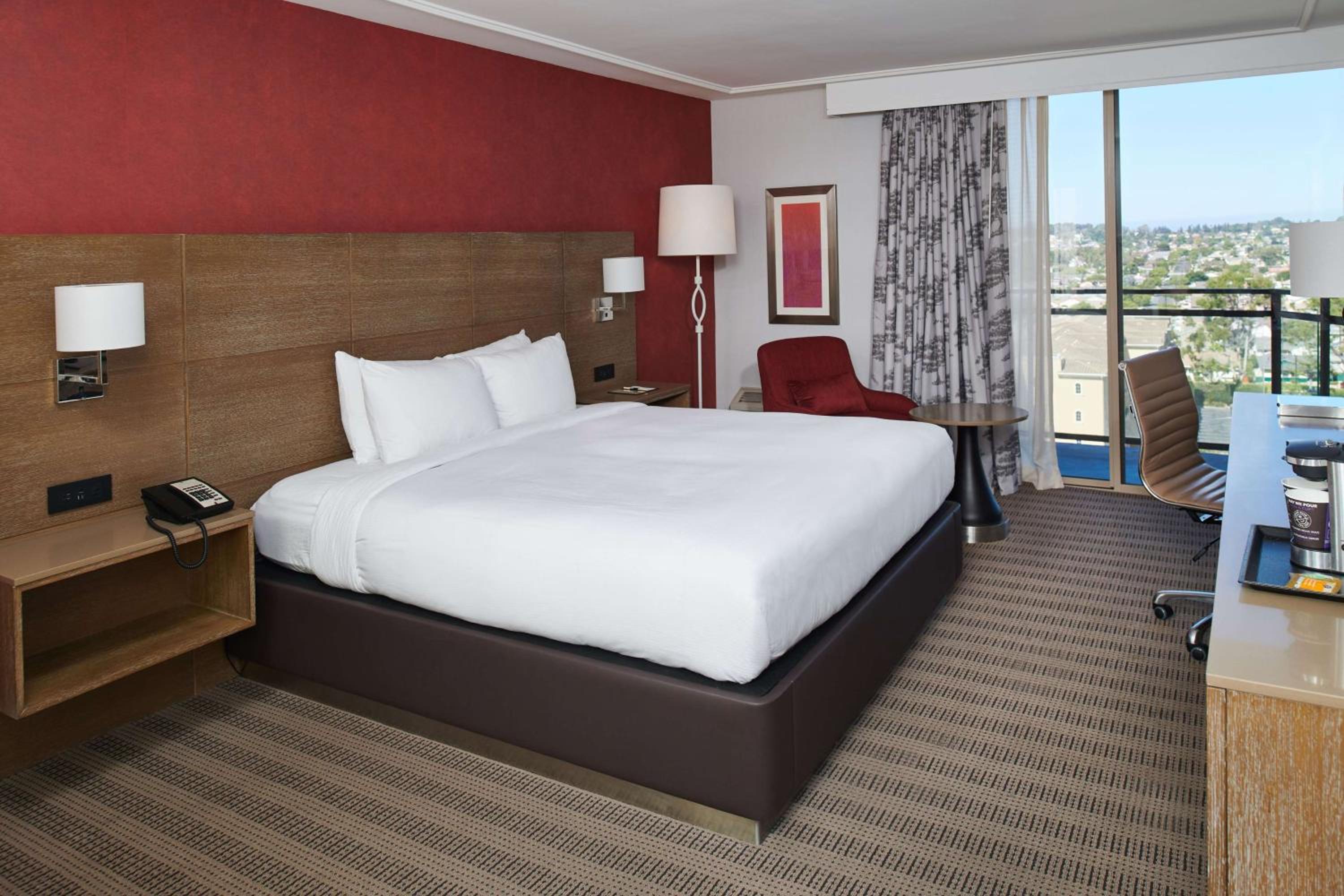 Executive King Room - Photo 2