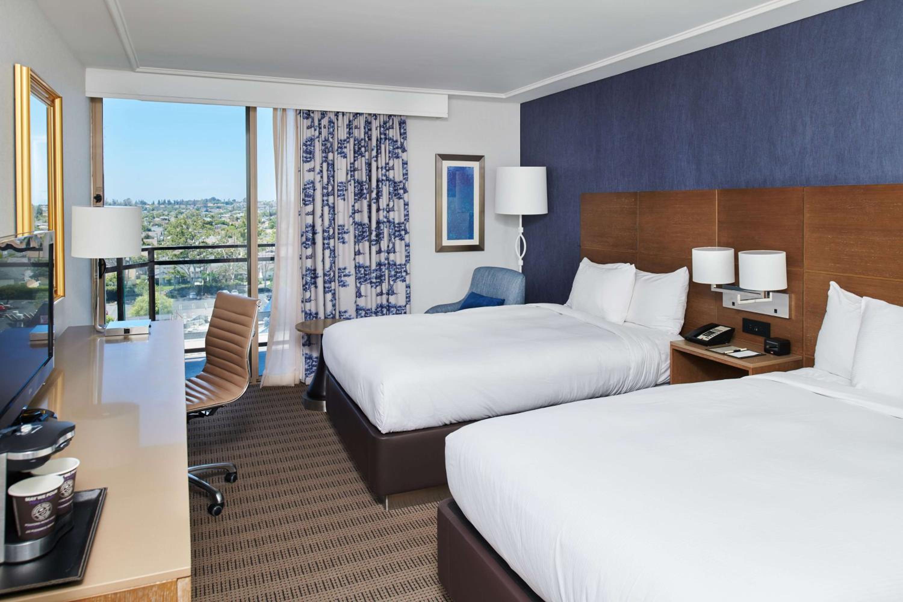 Double Room with Two Double Beds - Photo 4