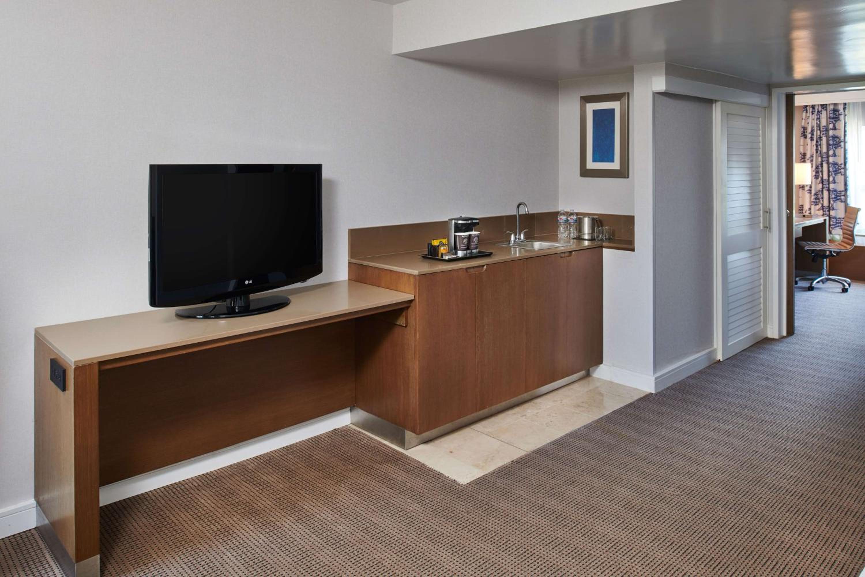 Two-Room King Suite with Sofa Bed - Photo 7