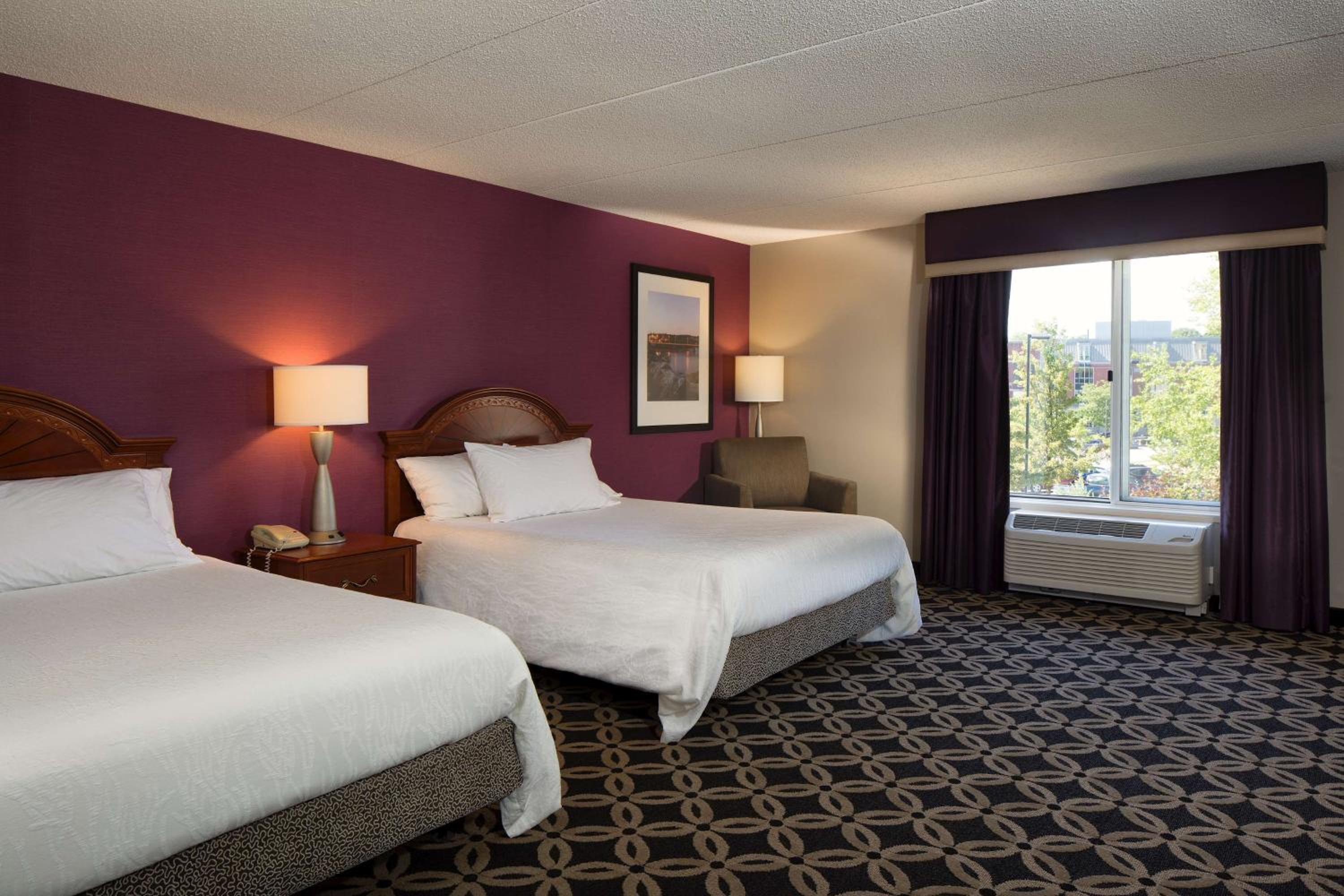 Queen Room with Two Queen Beds photo 1