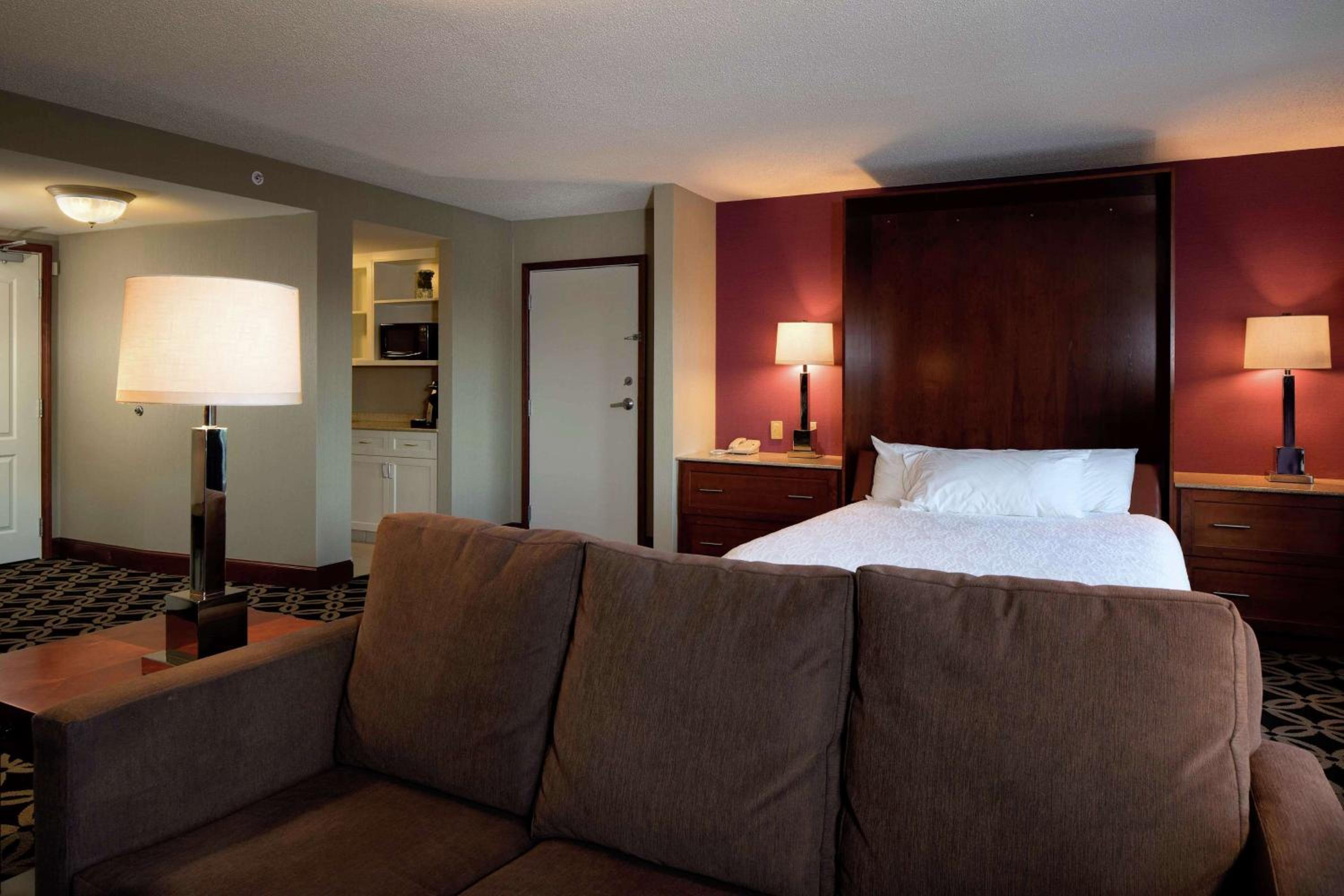 Queen Junior Suite photo 1