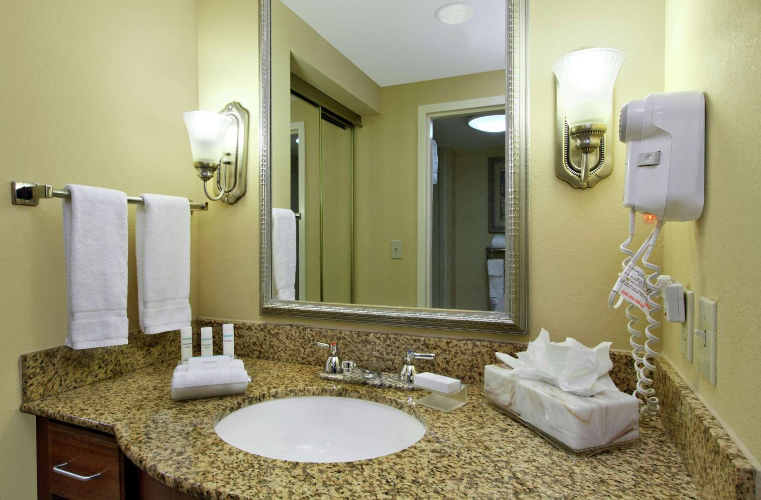 King Studio Suite - Non-Smoking - Photo 8