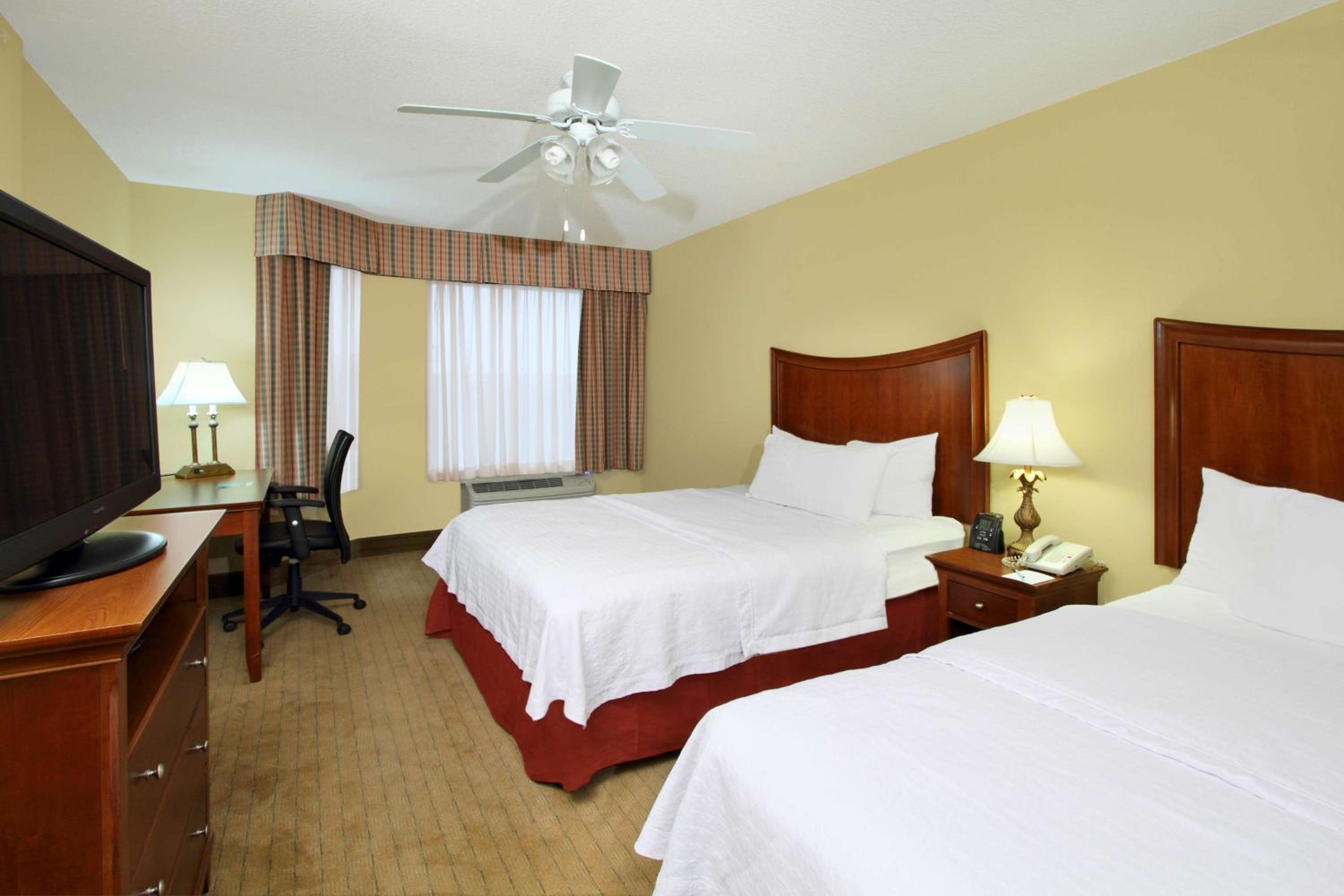 One-Bedroom Queen Suite with Two Queen Beds - Non-Smoking - Photo 1