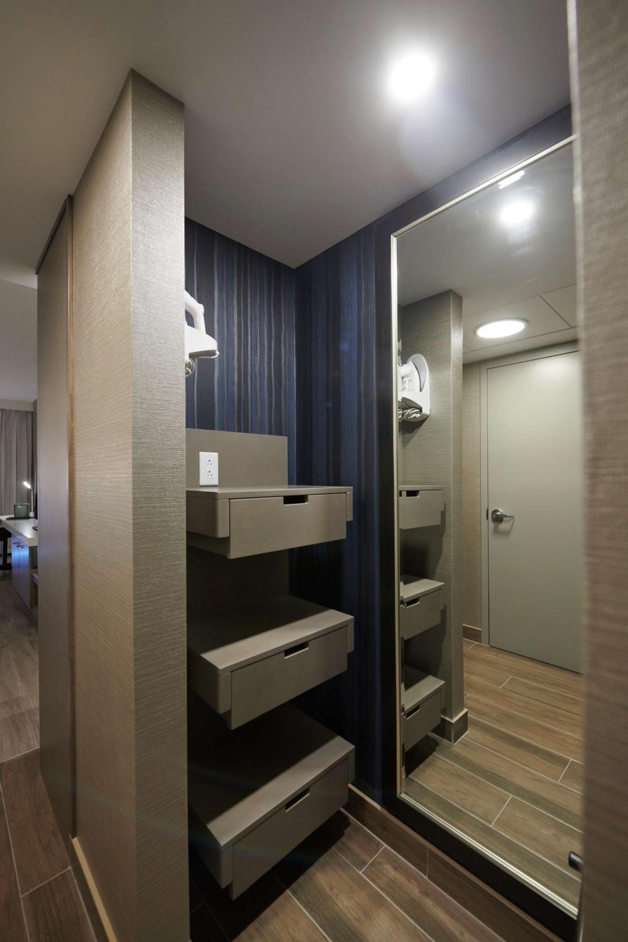 Premium King Room