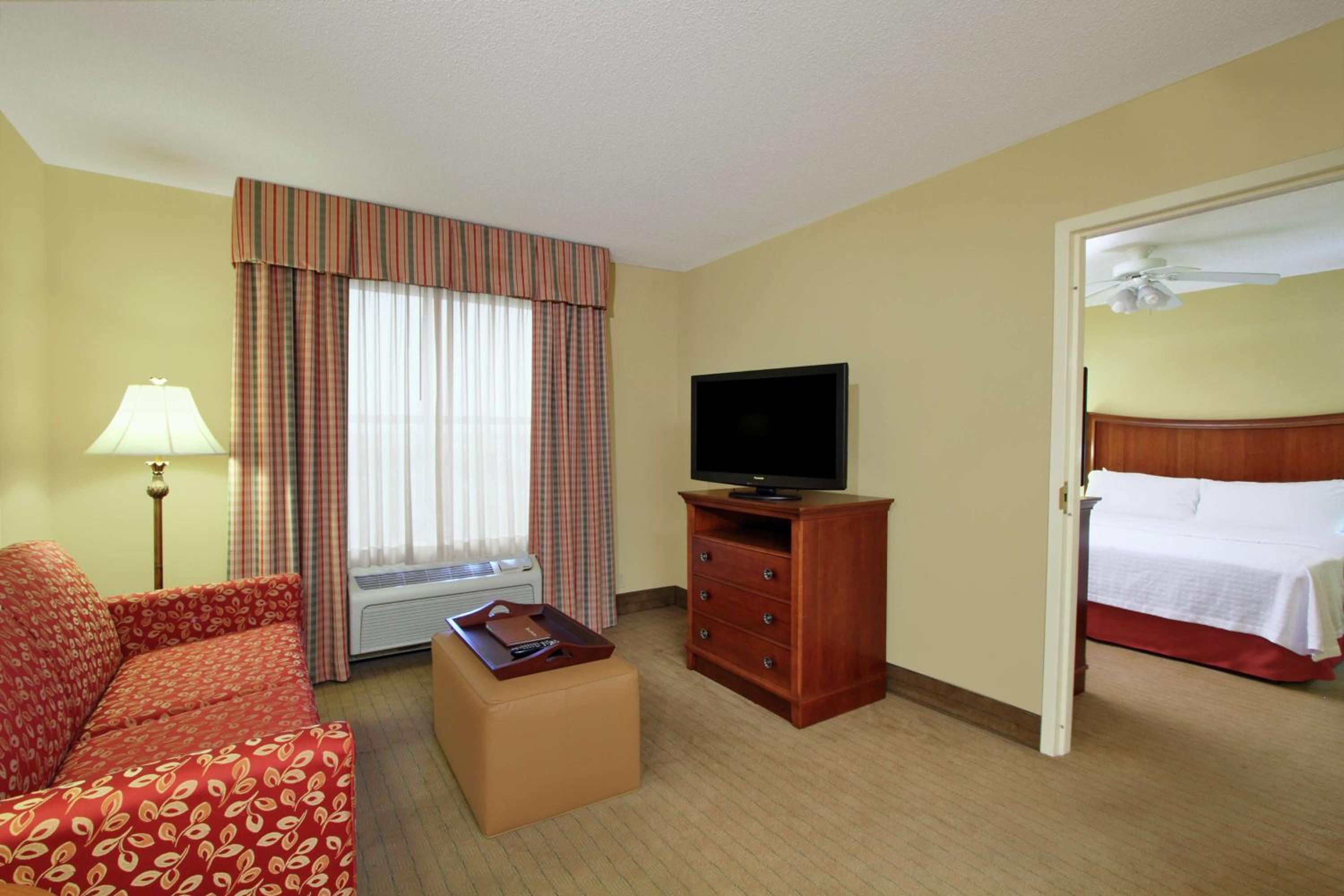 One-Bedroom King Suite - Non-Smoking - Photo 8