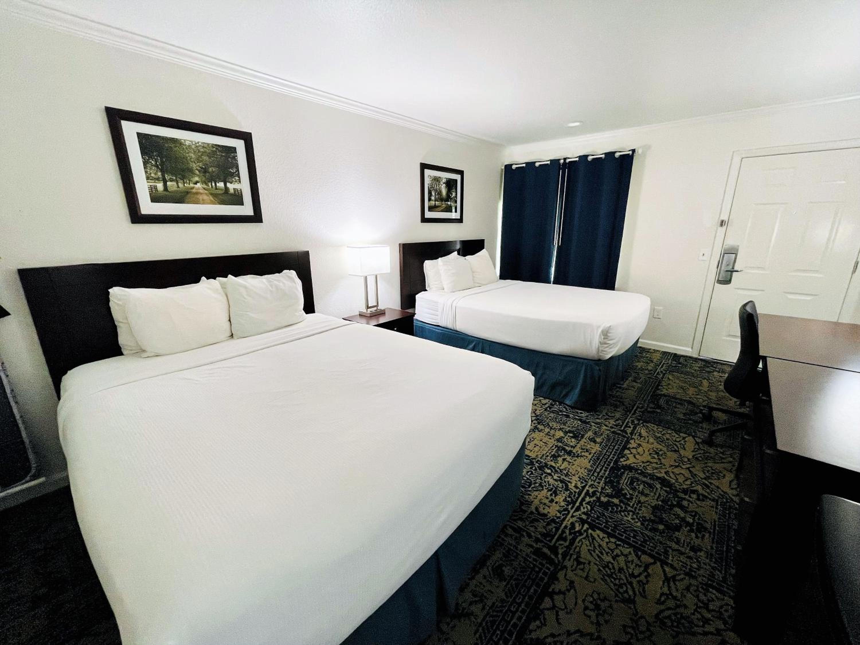 Standard Queen Room With Two Queen Beds