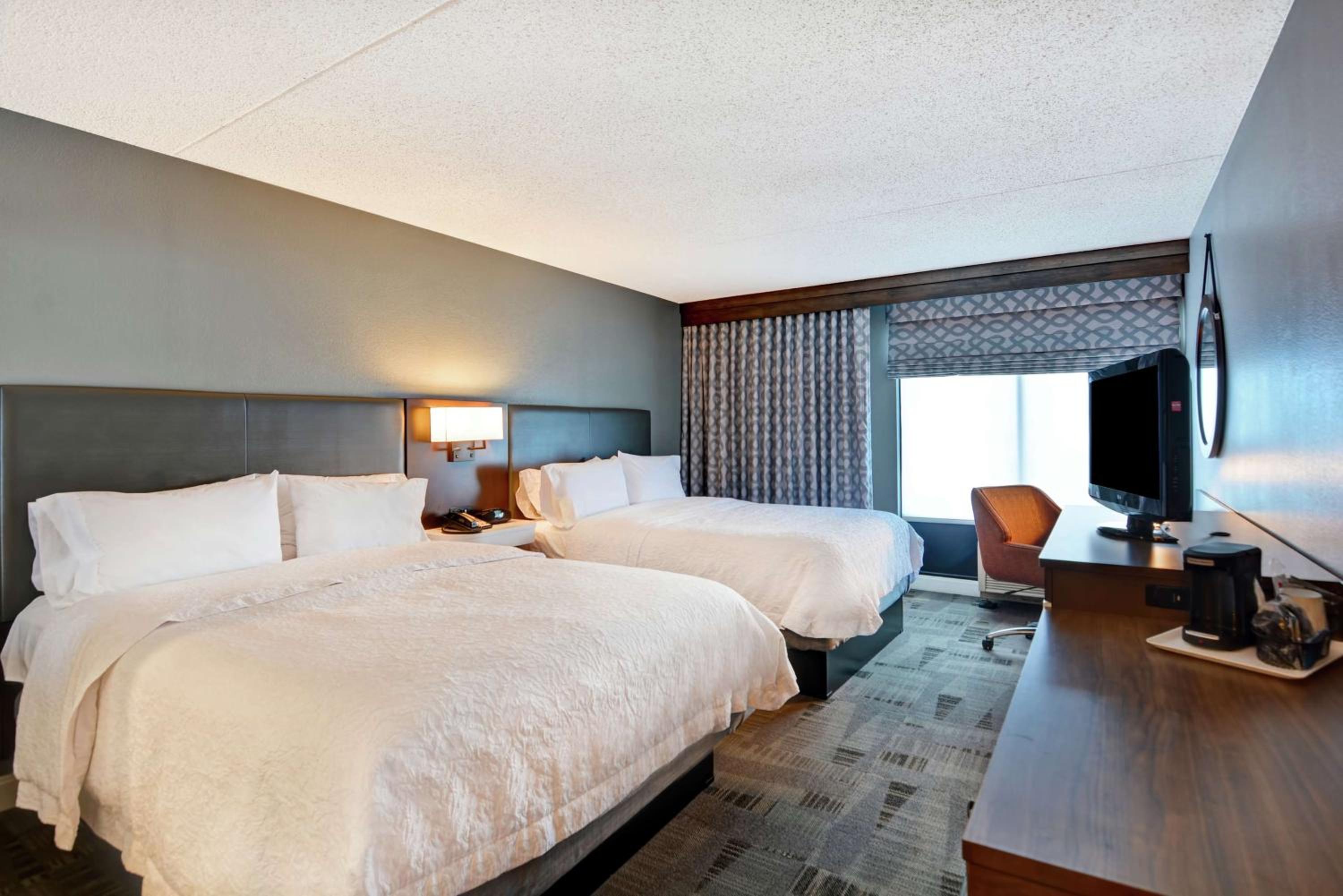 Queen Room with Two Queen Beds - Non-Smoking - Photo 1