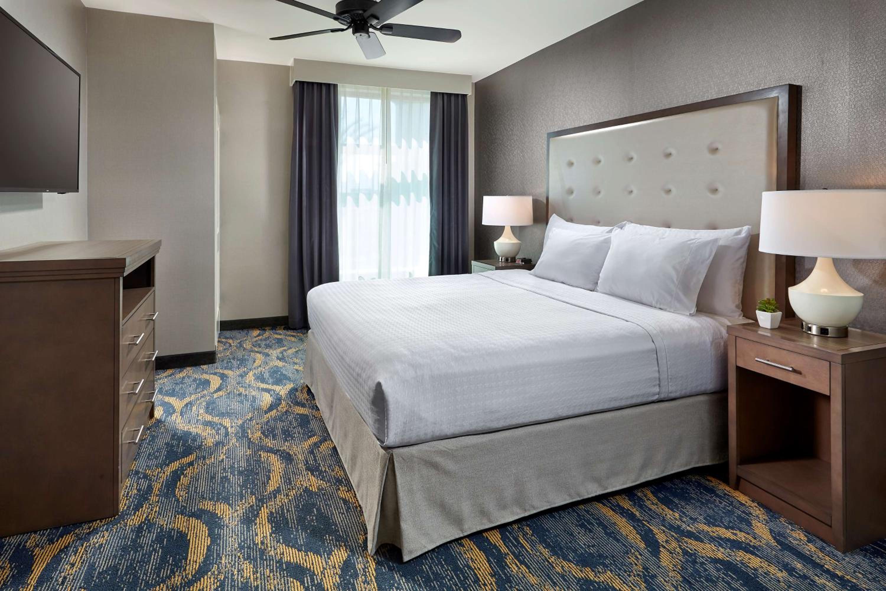 One-Bedroom King Suite