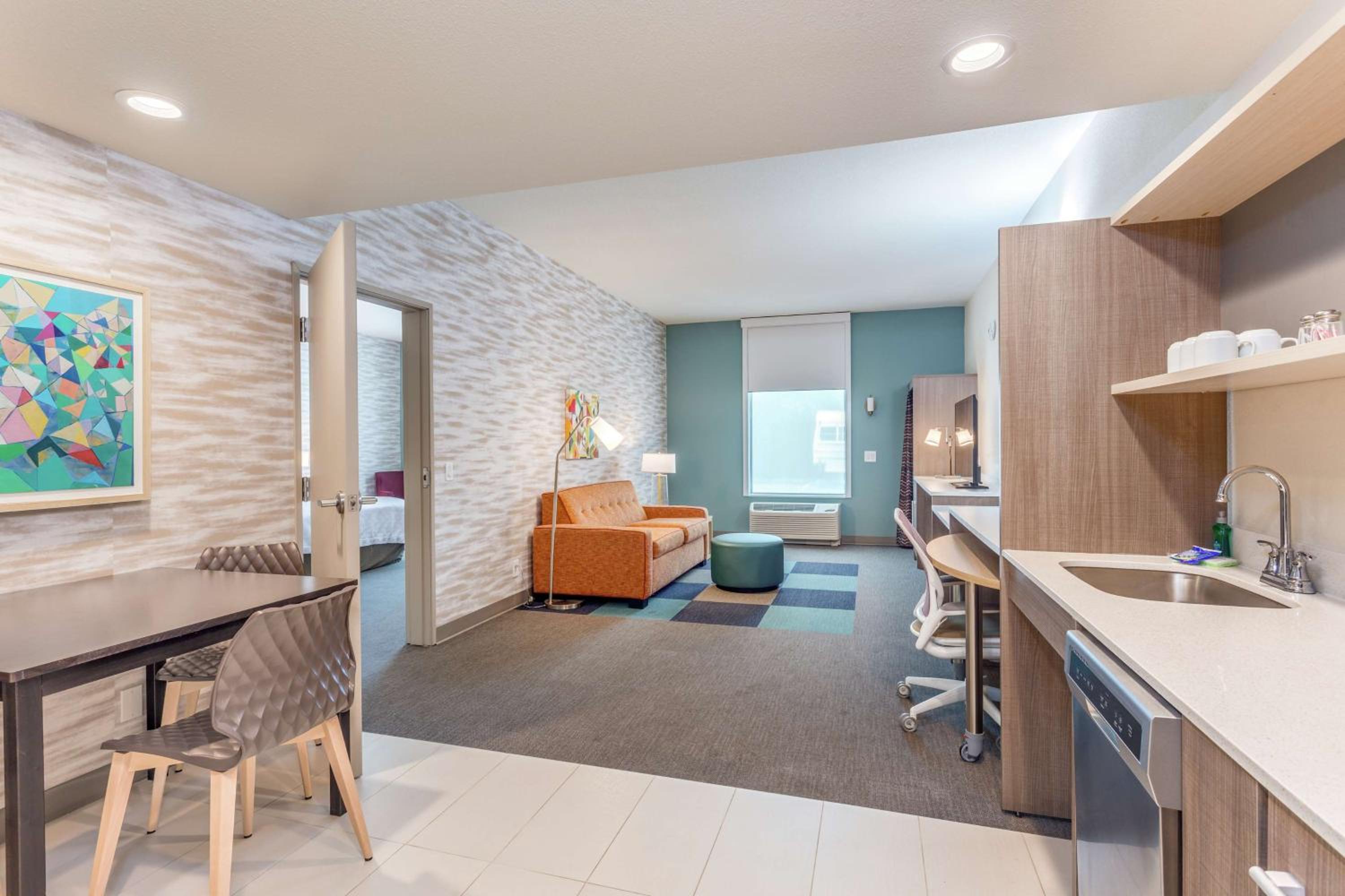 King Studio Suite - Mobility Access/Non-Smoking