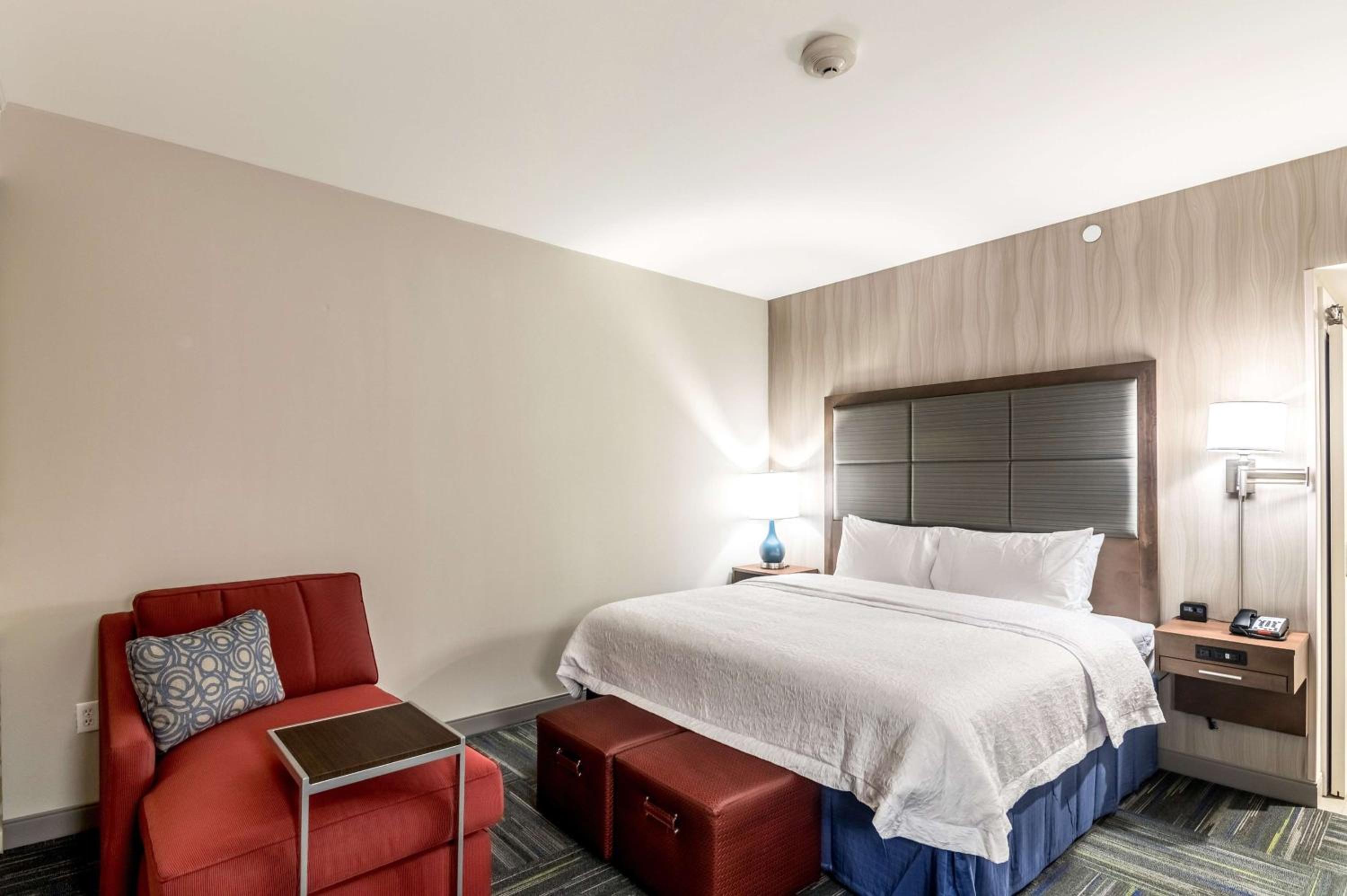 King Room - Non-Smoking photo 1