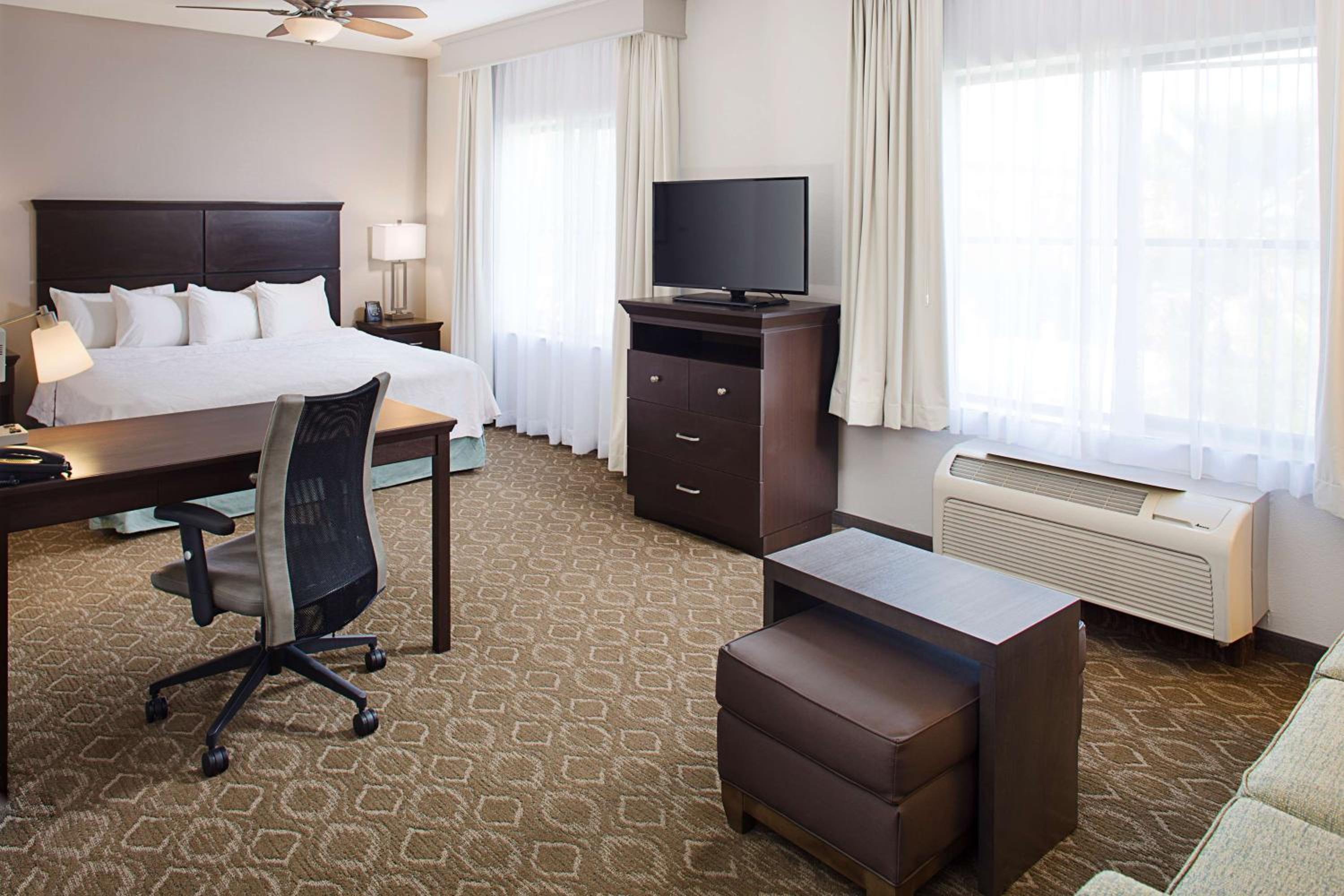 One-Bedroom King Suite - Non-Smoking - Photo 1