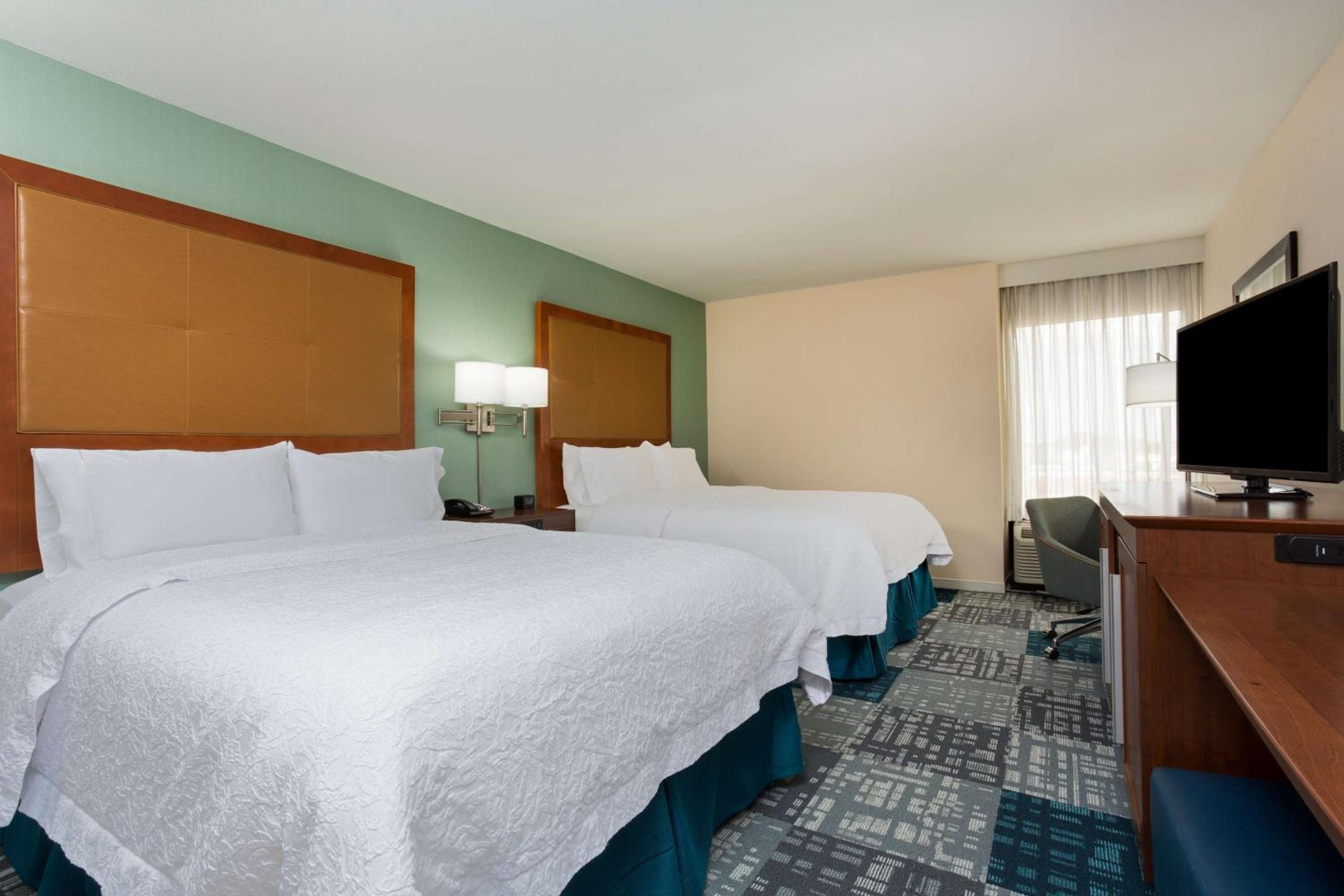 Queen Room with Two Queen Beds (4 Adults) - Photo 1