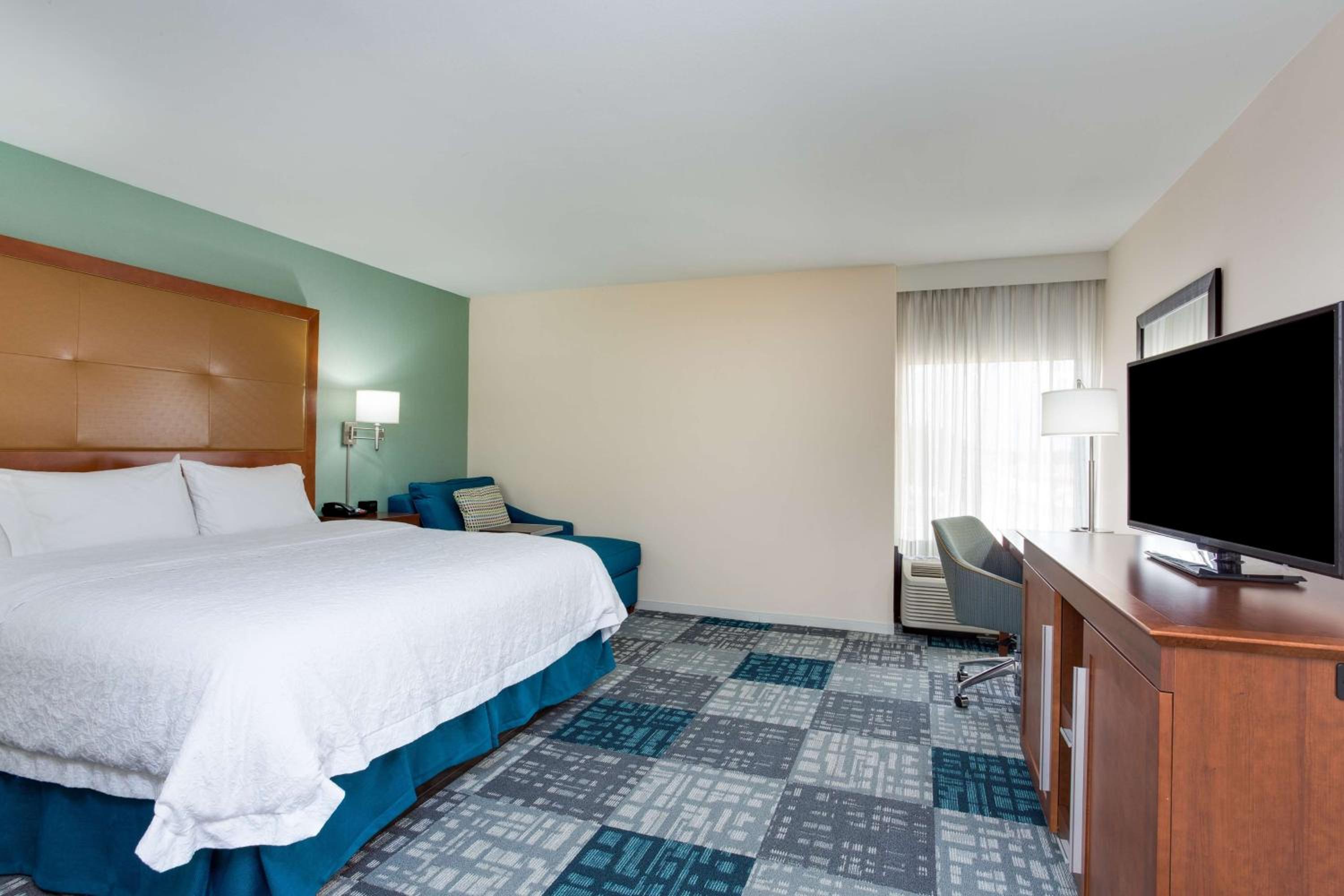 King Room - Non-Smoking - Photo 1
