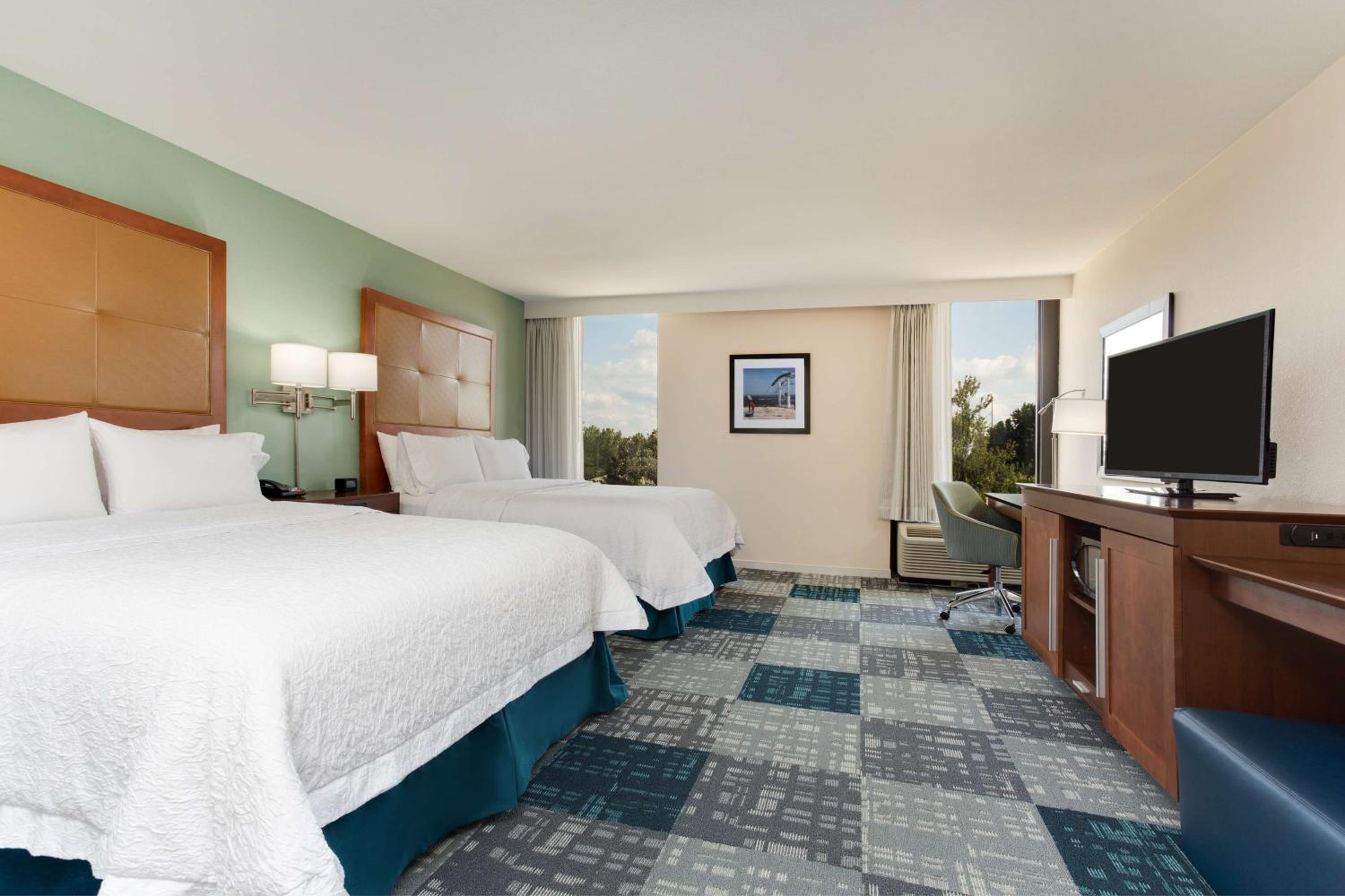 Queen Room with Two Queen Beds - Mobility and Hearing Access/Non-Smoking - Photo 3