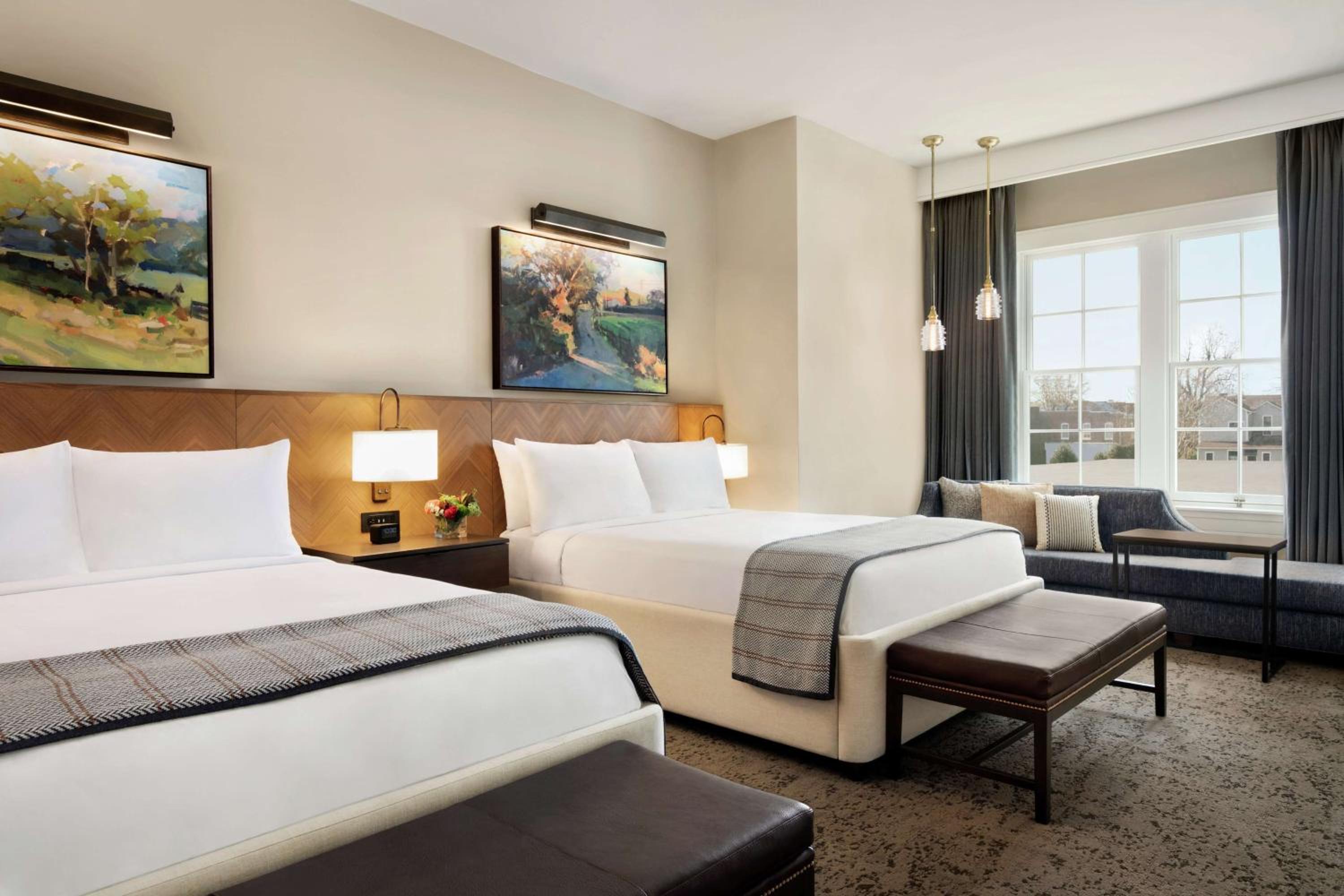 Queen Room with Two Queen Beds - Photo 3