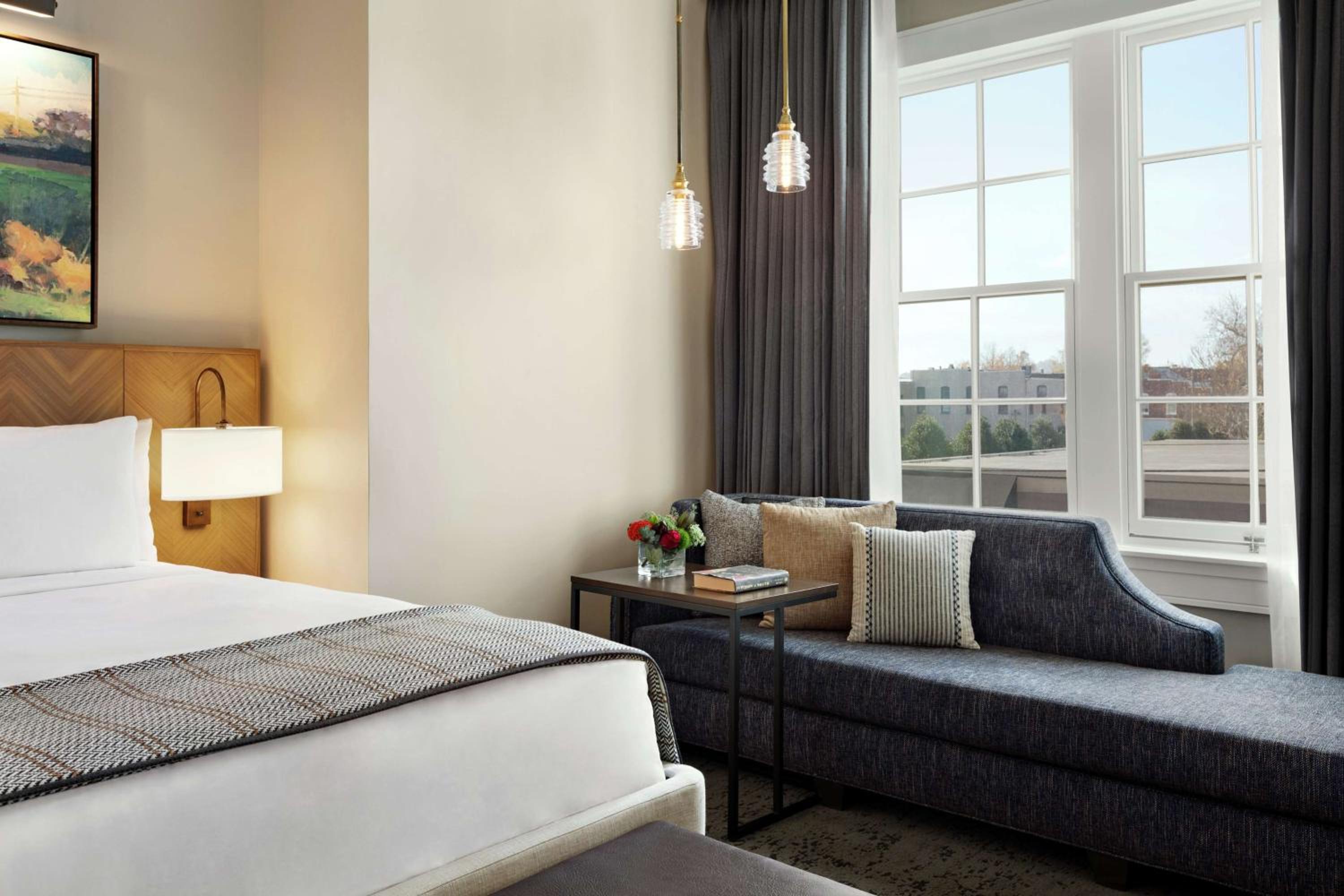 Queen Room with Two Queen Beds and Bath Tub - Mobility Access - Photo 8
