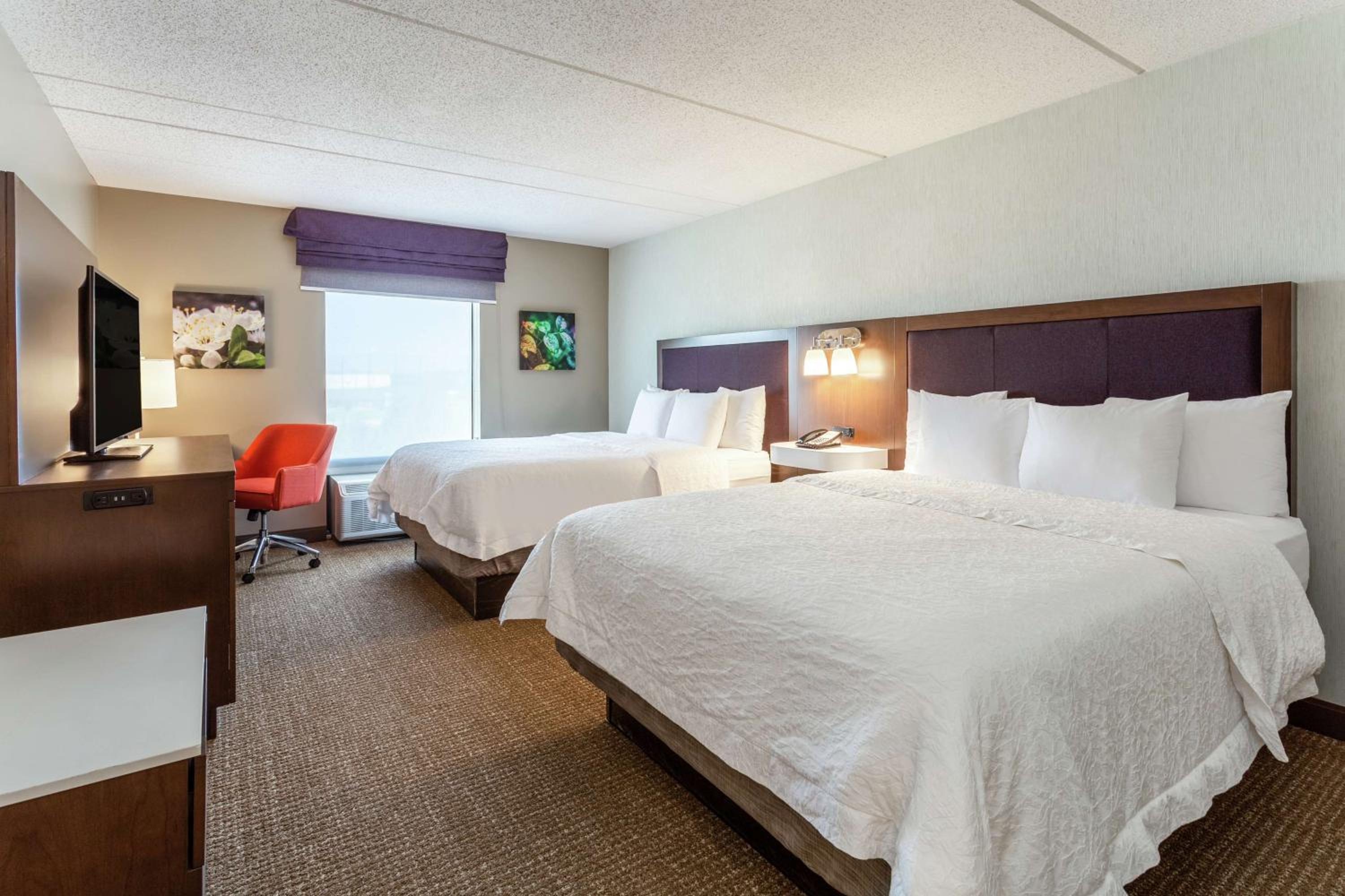 Room with Two Queen Beds - Non-Smoking - Photo 3