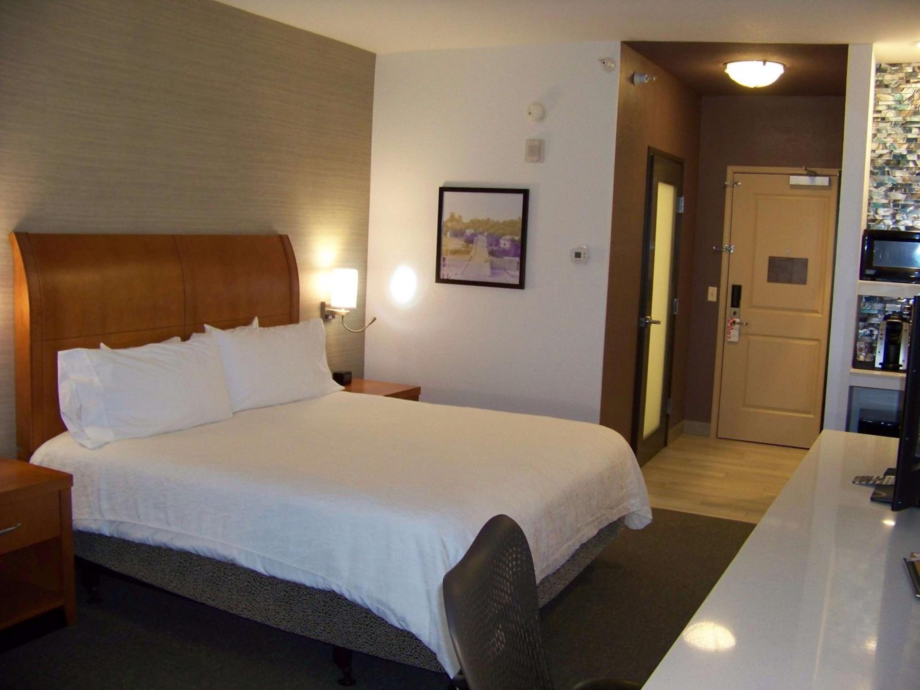 King Room - Hearing Access - Photo 1