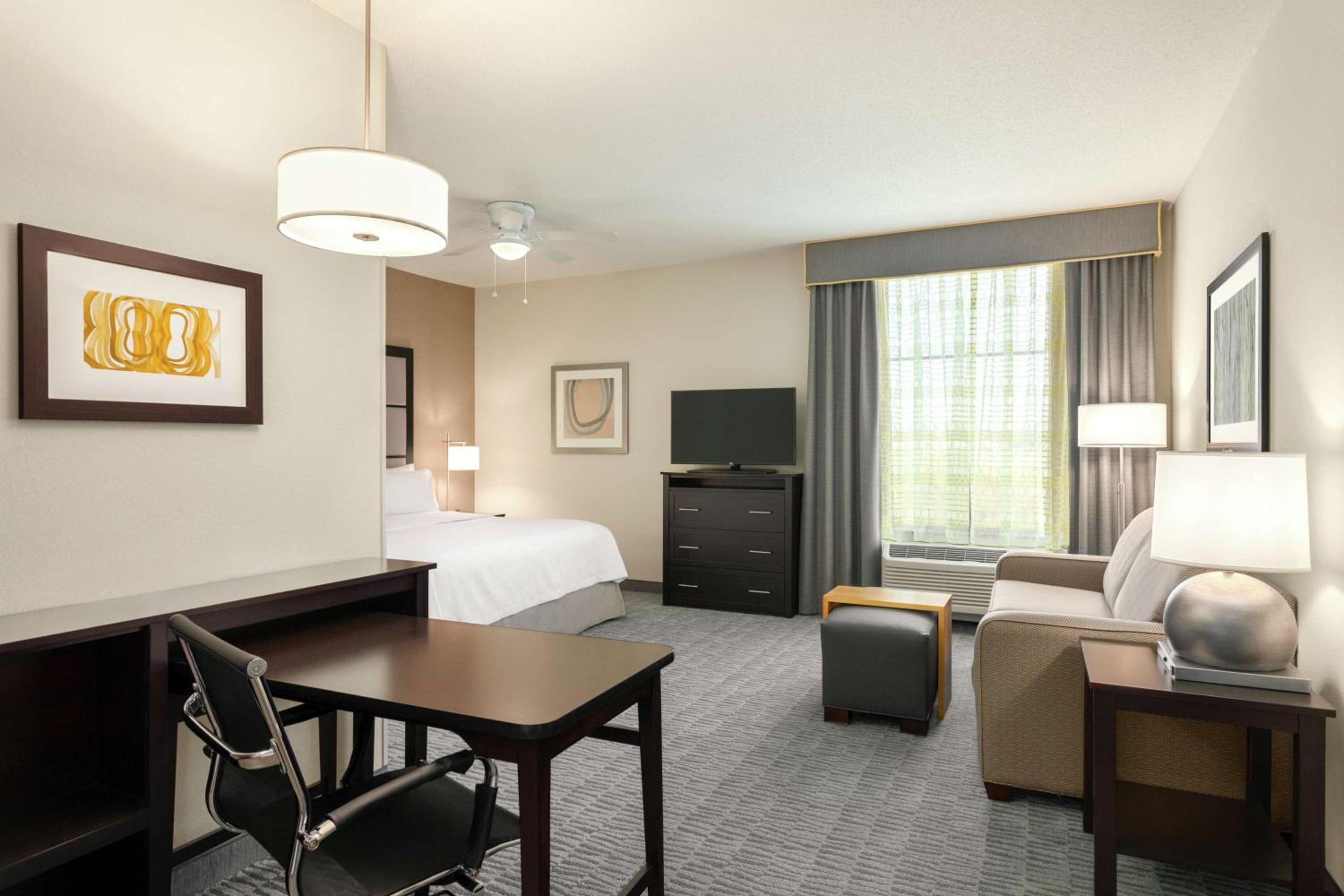 King Studio Suite - Mobility Access/Non-Smoking