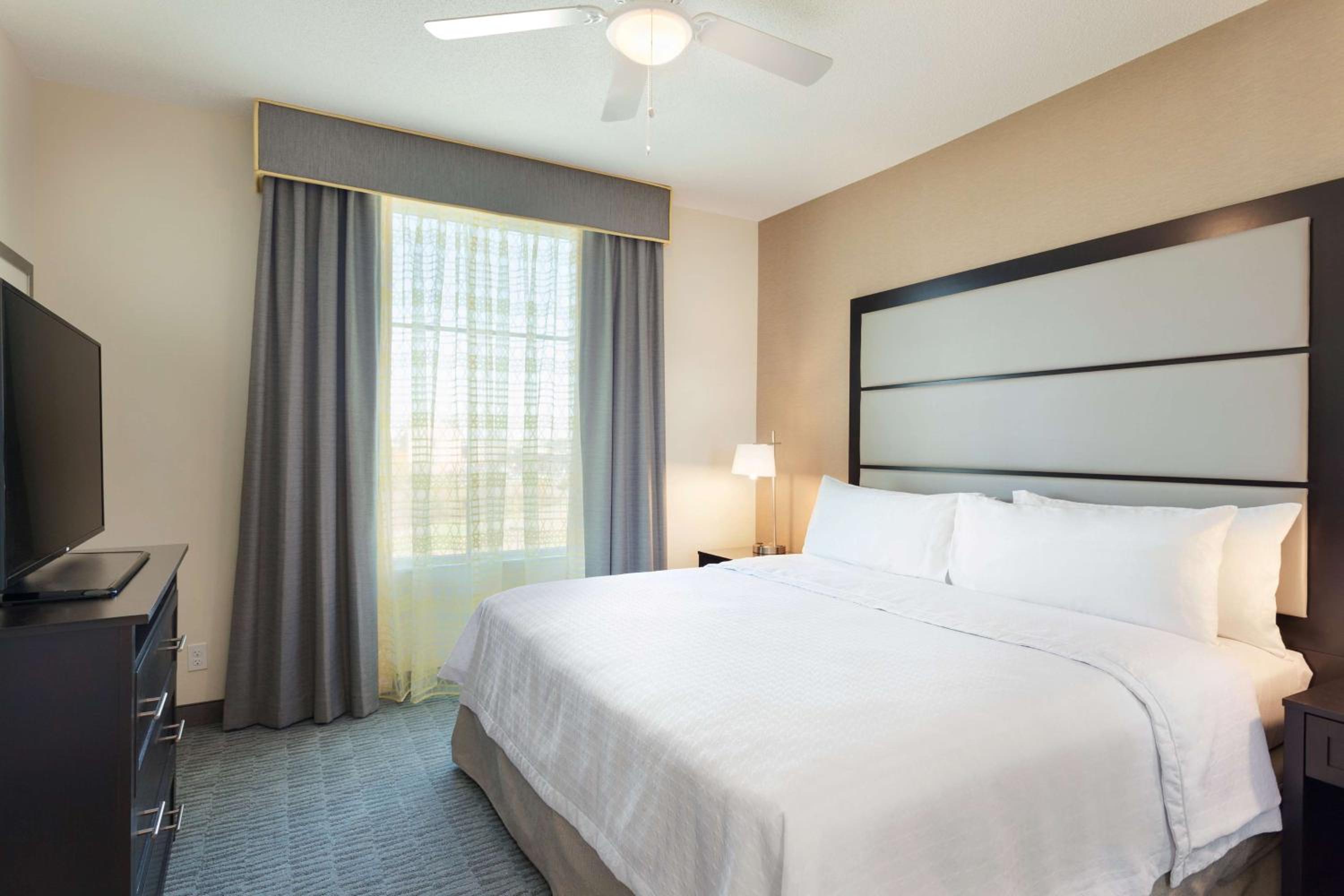 King Suite - Hearing Access/Non-Smoking