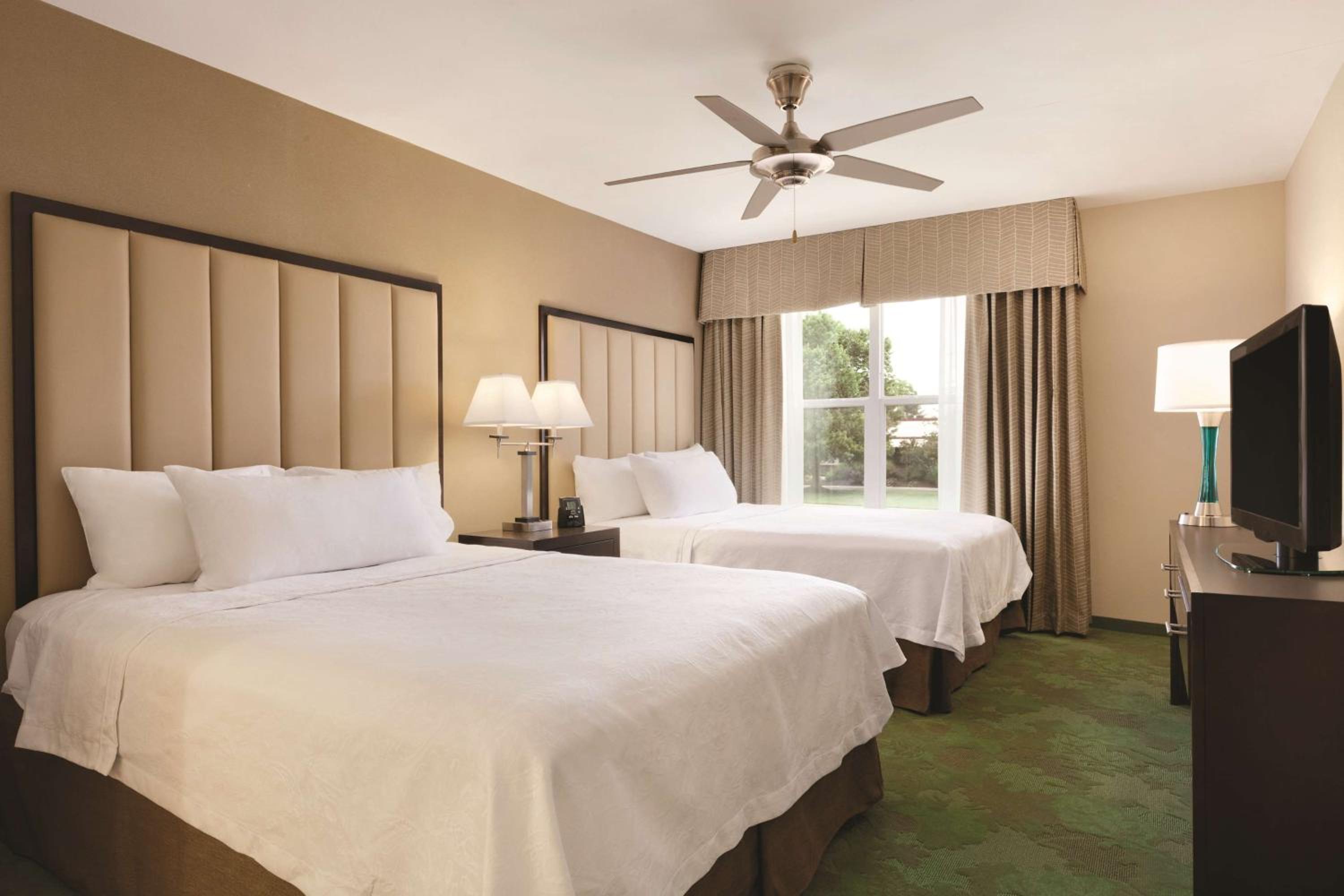One-Bedroom Queen Suite with Two Queen Beds - Non-Smoking - Photo 1