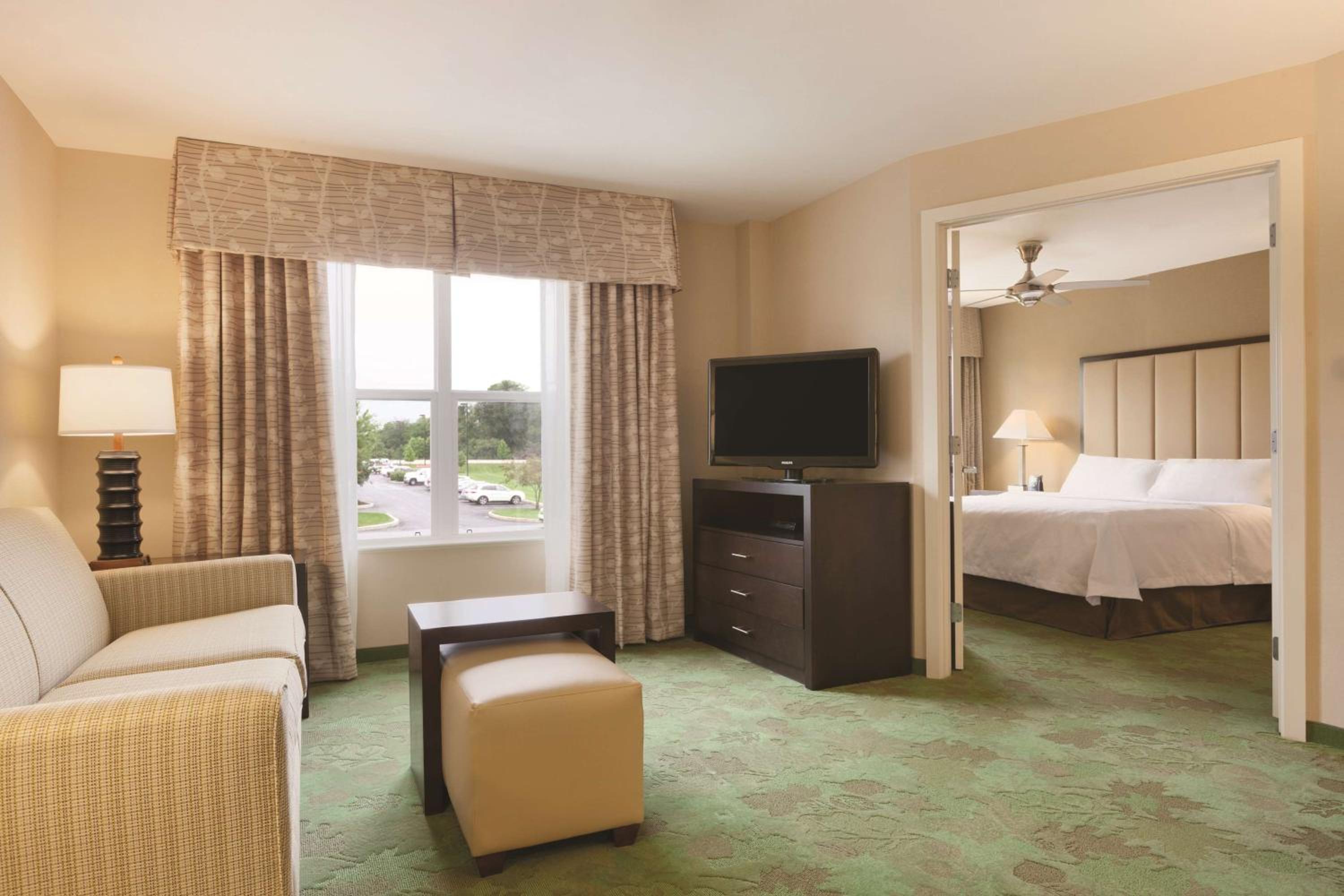 One-Bedroom King Suite - Non-Smoking - Photo 3