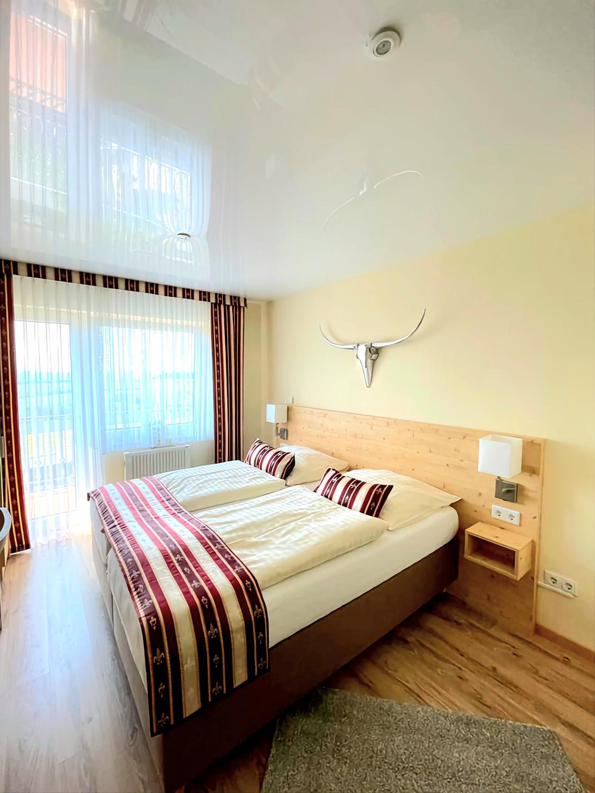 Budget Double Room - Photo 5