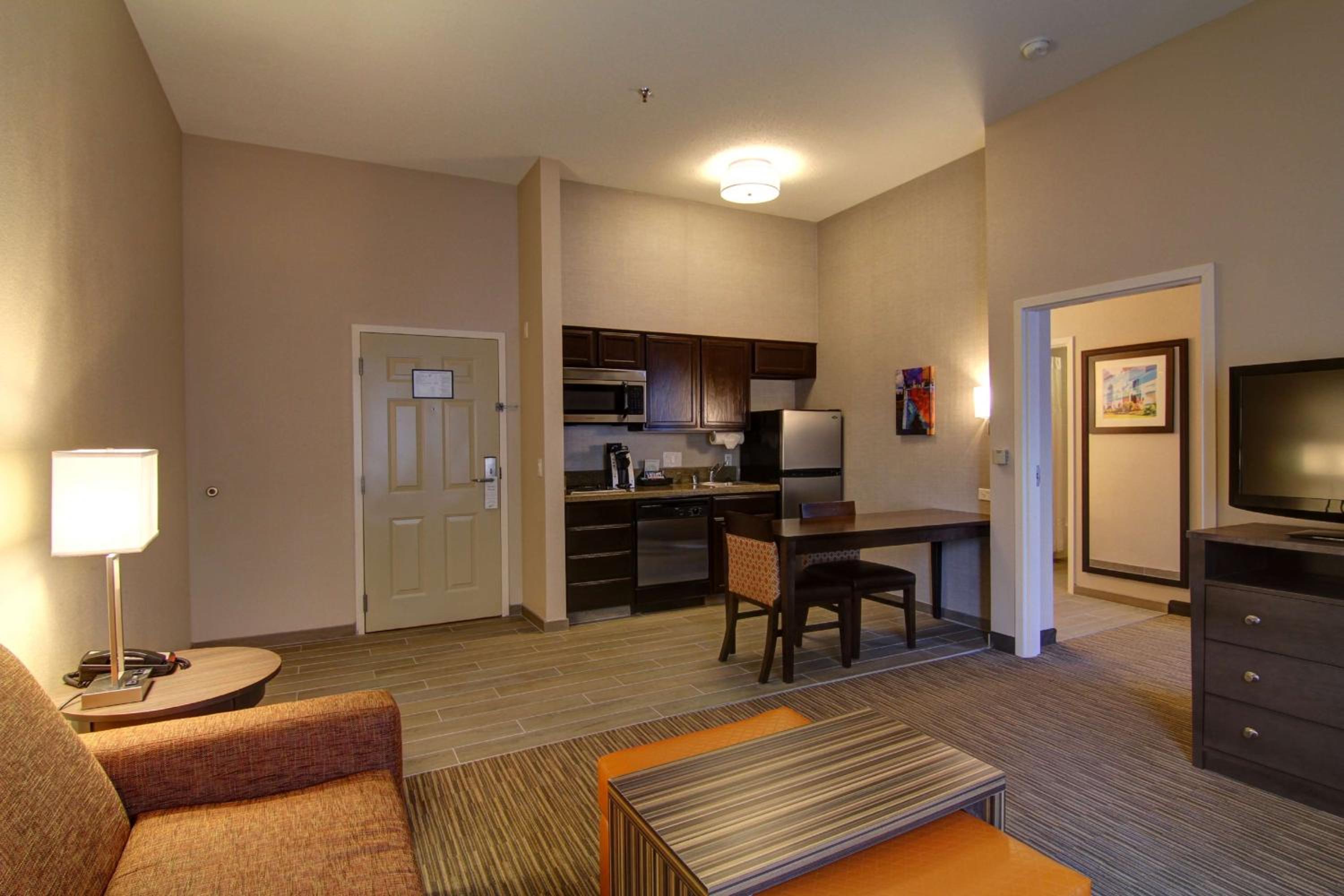 One-Bedroom King Suite - Non-Smoking - Photo 1